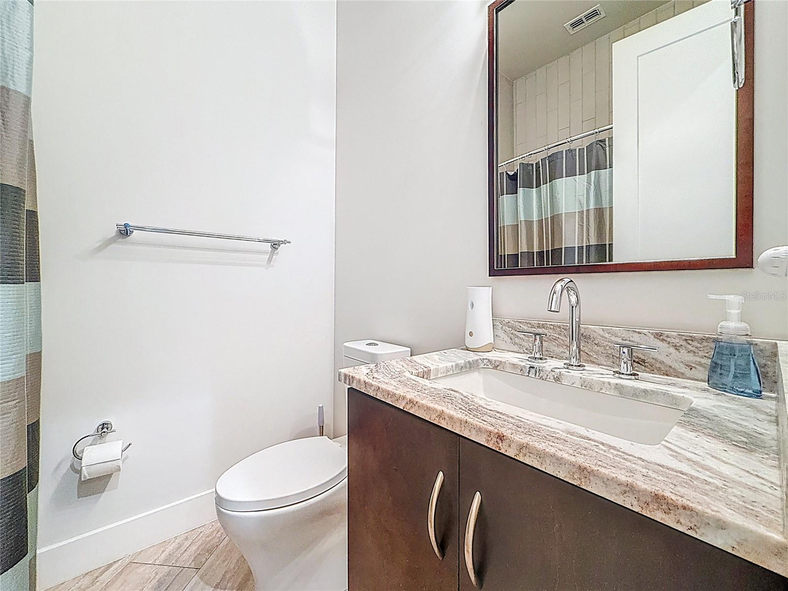 Listing photo id 47 for 3924 Ridge Avenue
