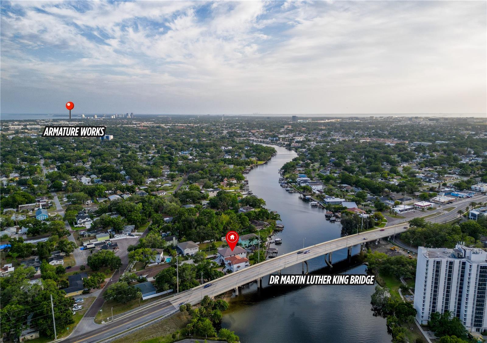 Listing photo id 4 for 3924 Ridge Avenue