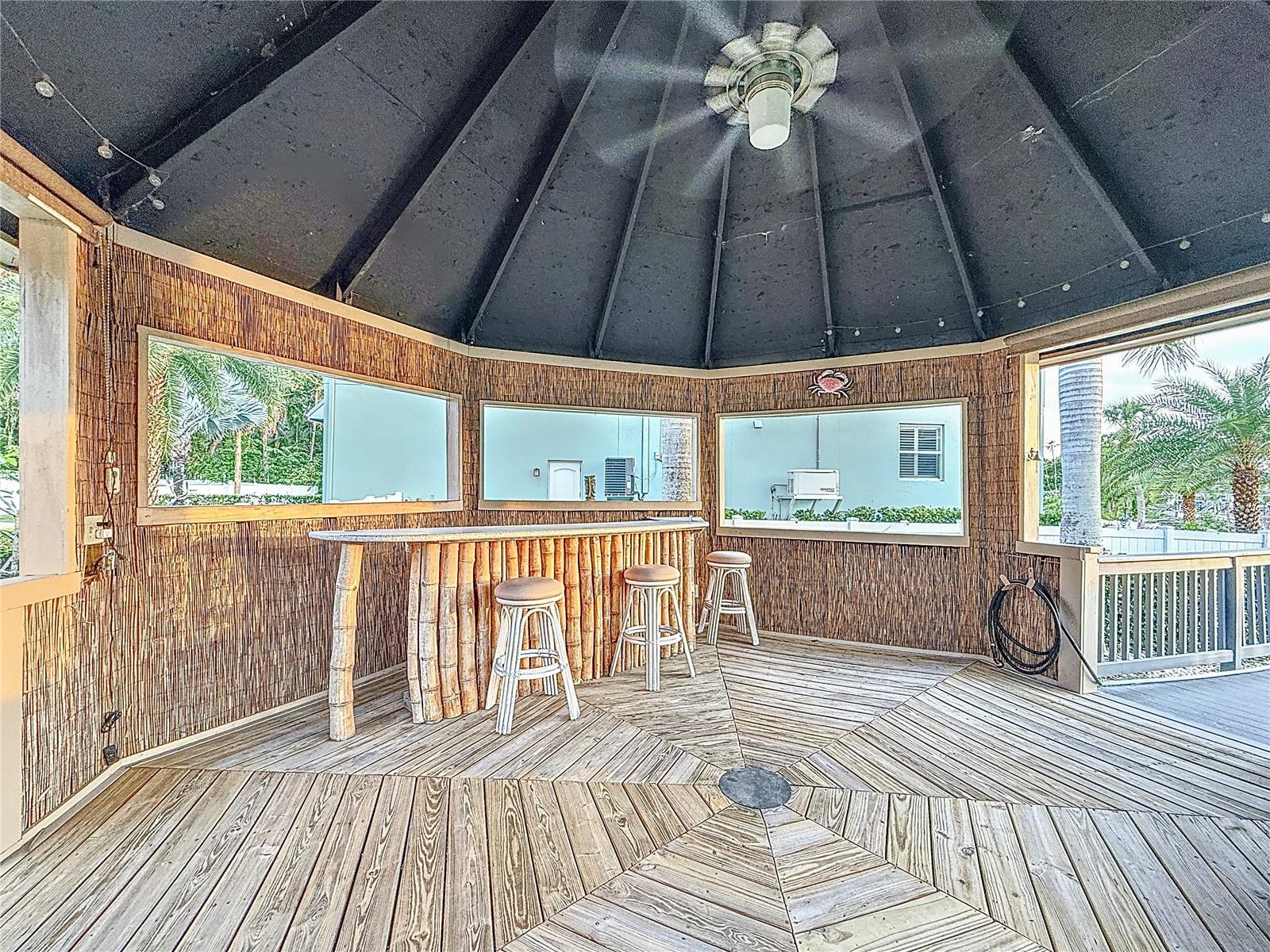 Listing photo id 62 for 3924 Ridge Avenue