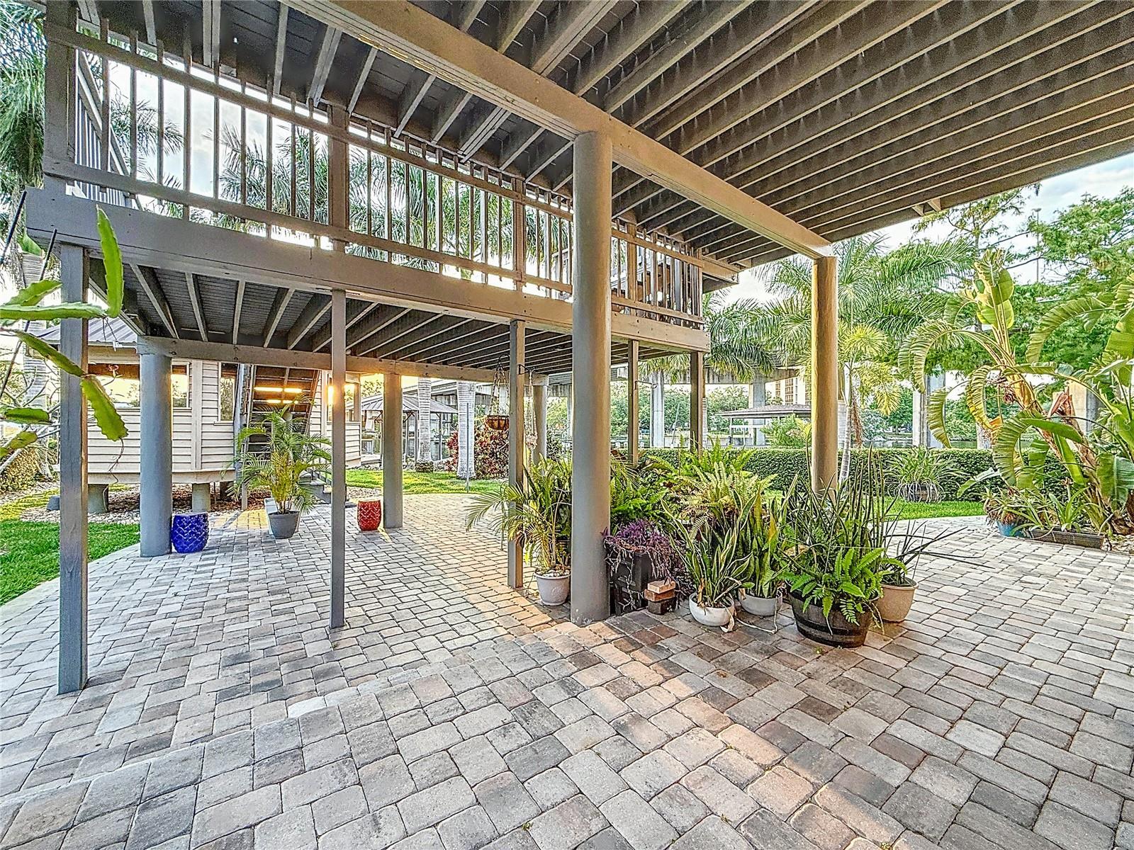 Listing photo id 64 for 3924 Ridge Avenue