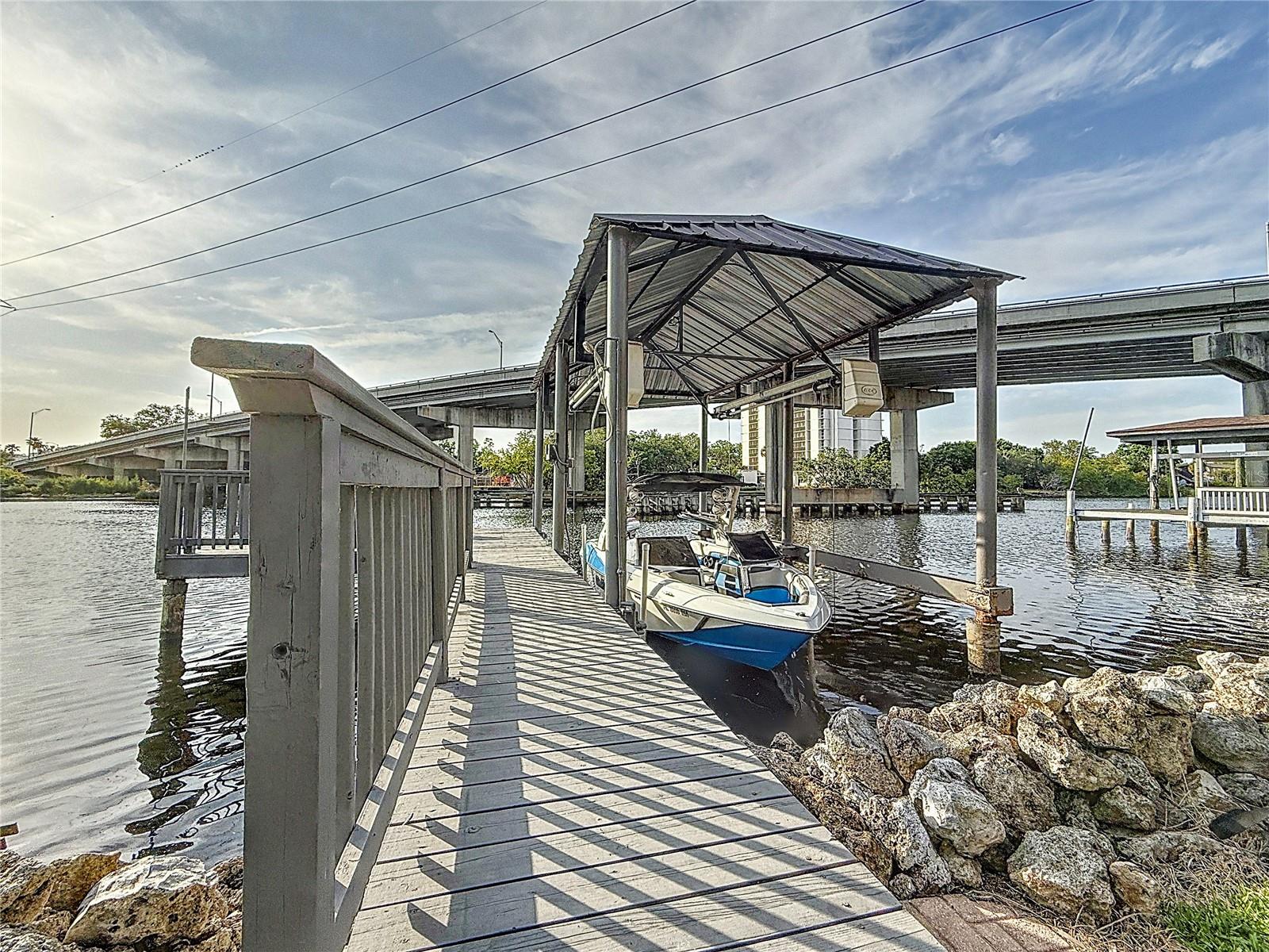 Listing photo id 68 for 3924 Ridge Avenue