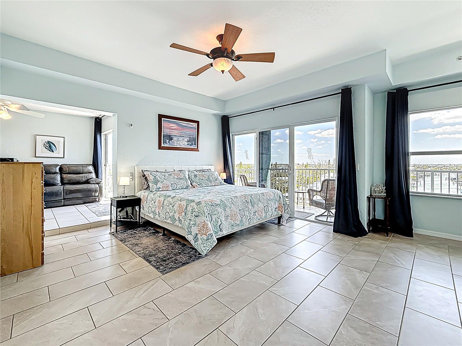 Image 27 of 54 For 13999 Gulf Boulevard 501
