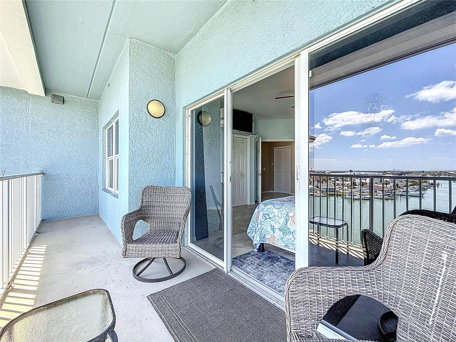 Image 31 of 54 For 13999 Gulf Boulevard 501