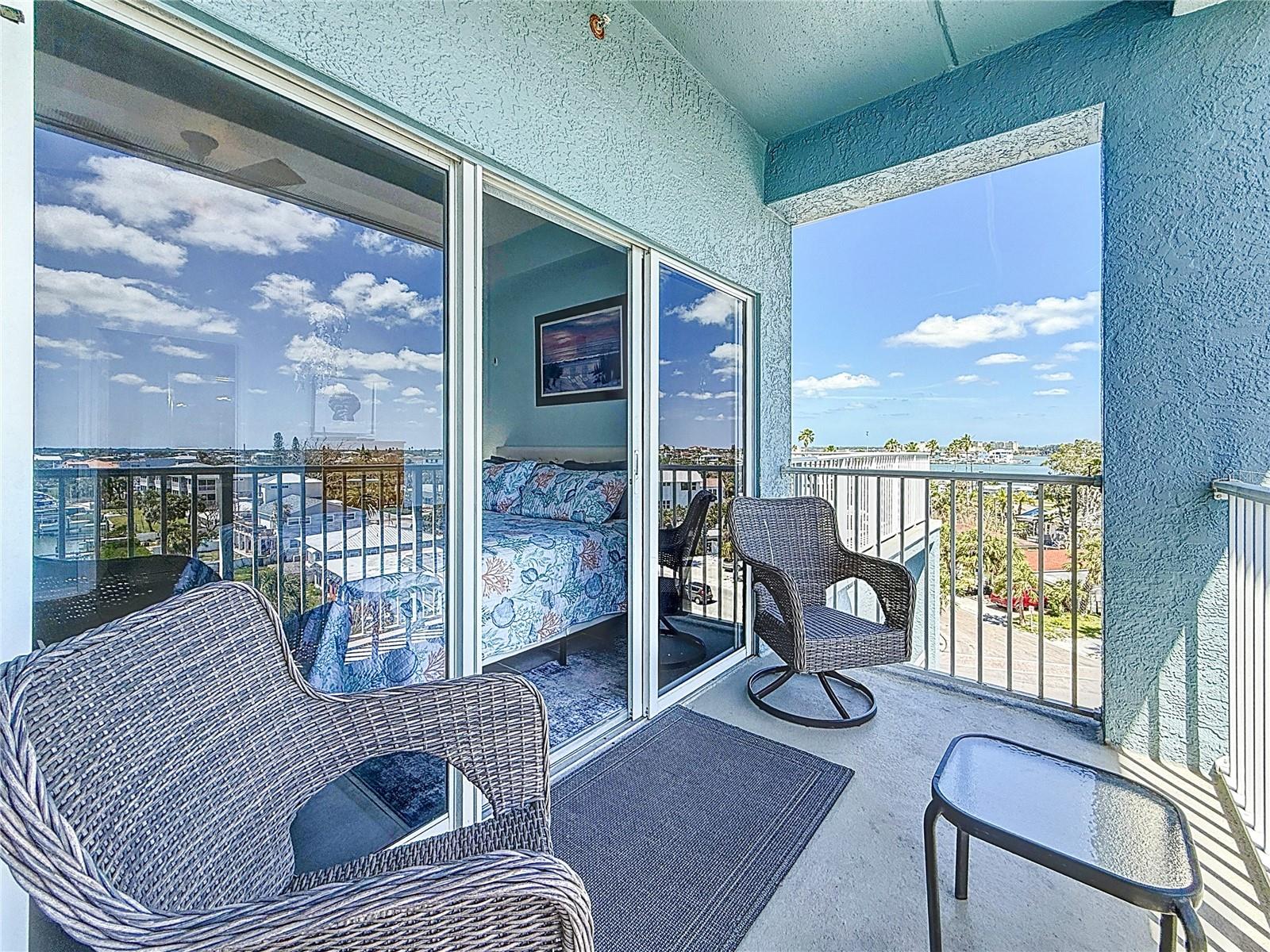 Image 32 of 54 For 13999 Gulf Boulevard 501