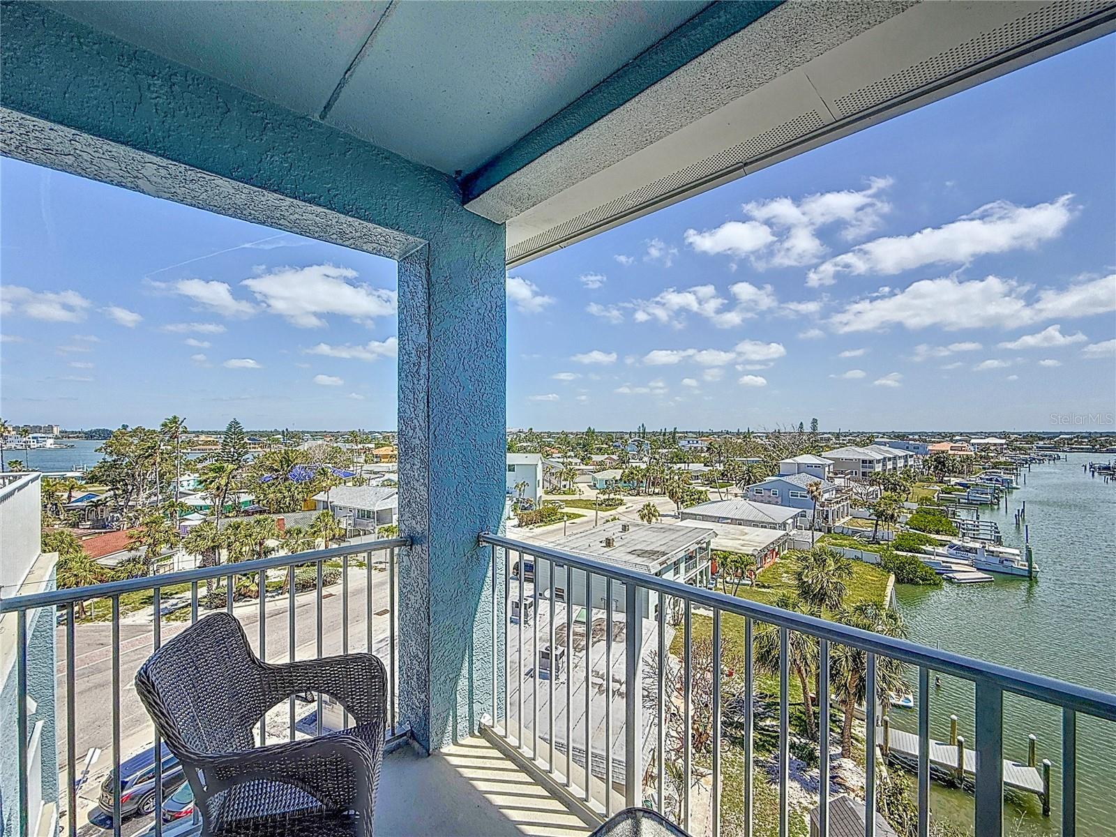 Image 33 of 54 For 13999 Gulf Boulevard 501