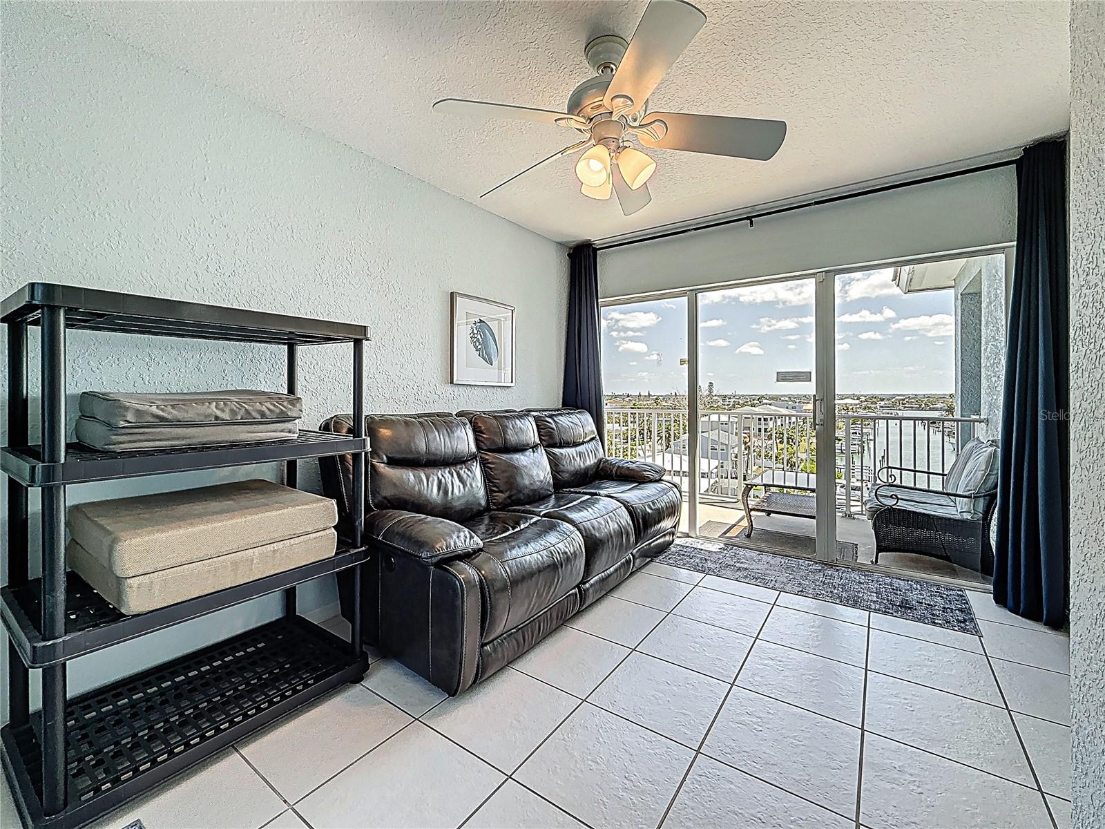 Image 46 of 54 For 13999 Gulf Boulevard 501