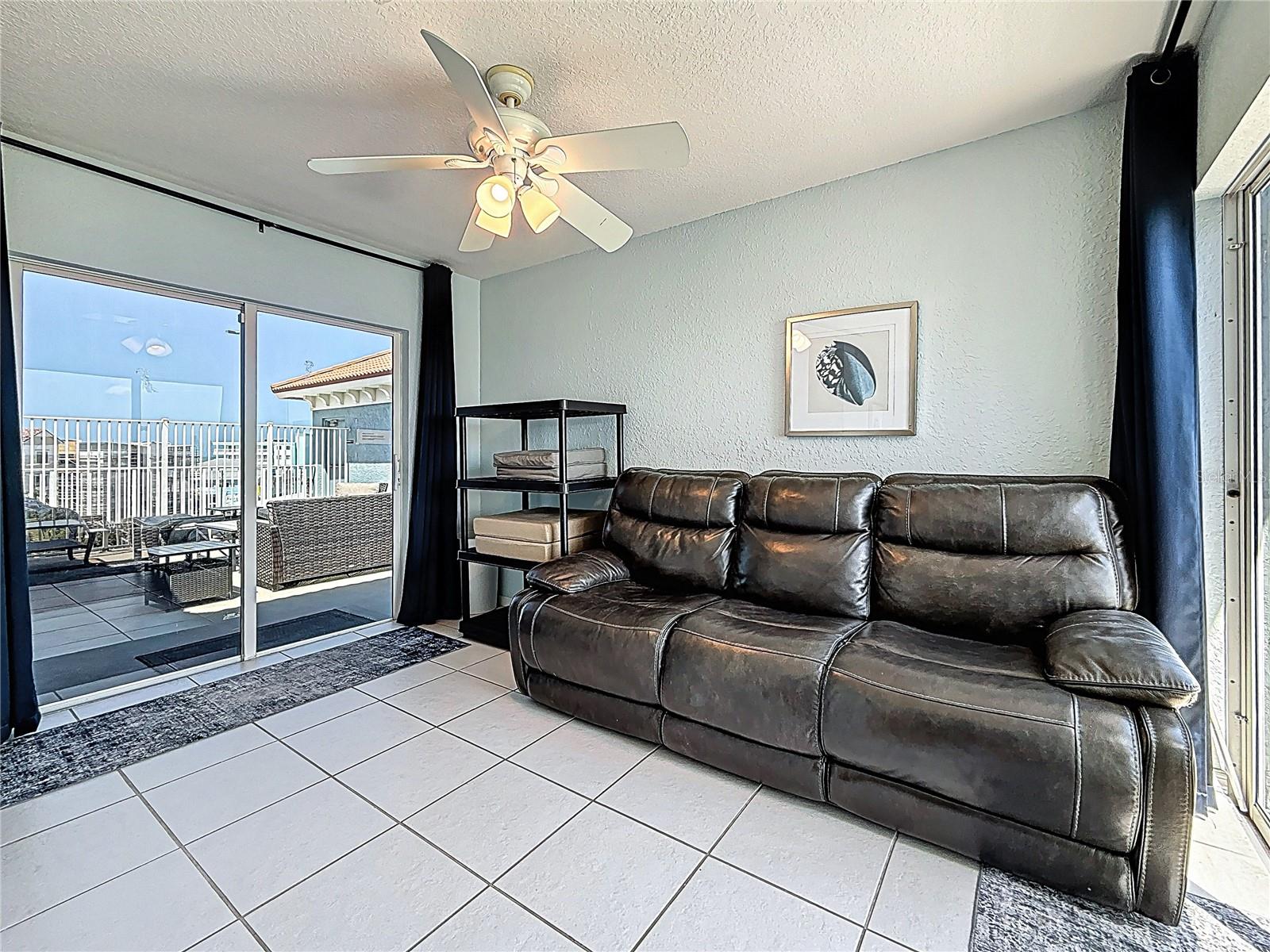 Image 48 of 54 For 13999 Gulf Boulevard 501