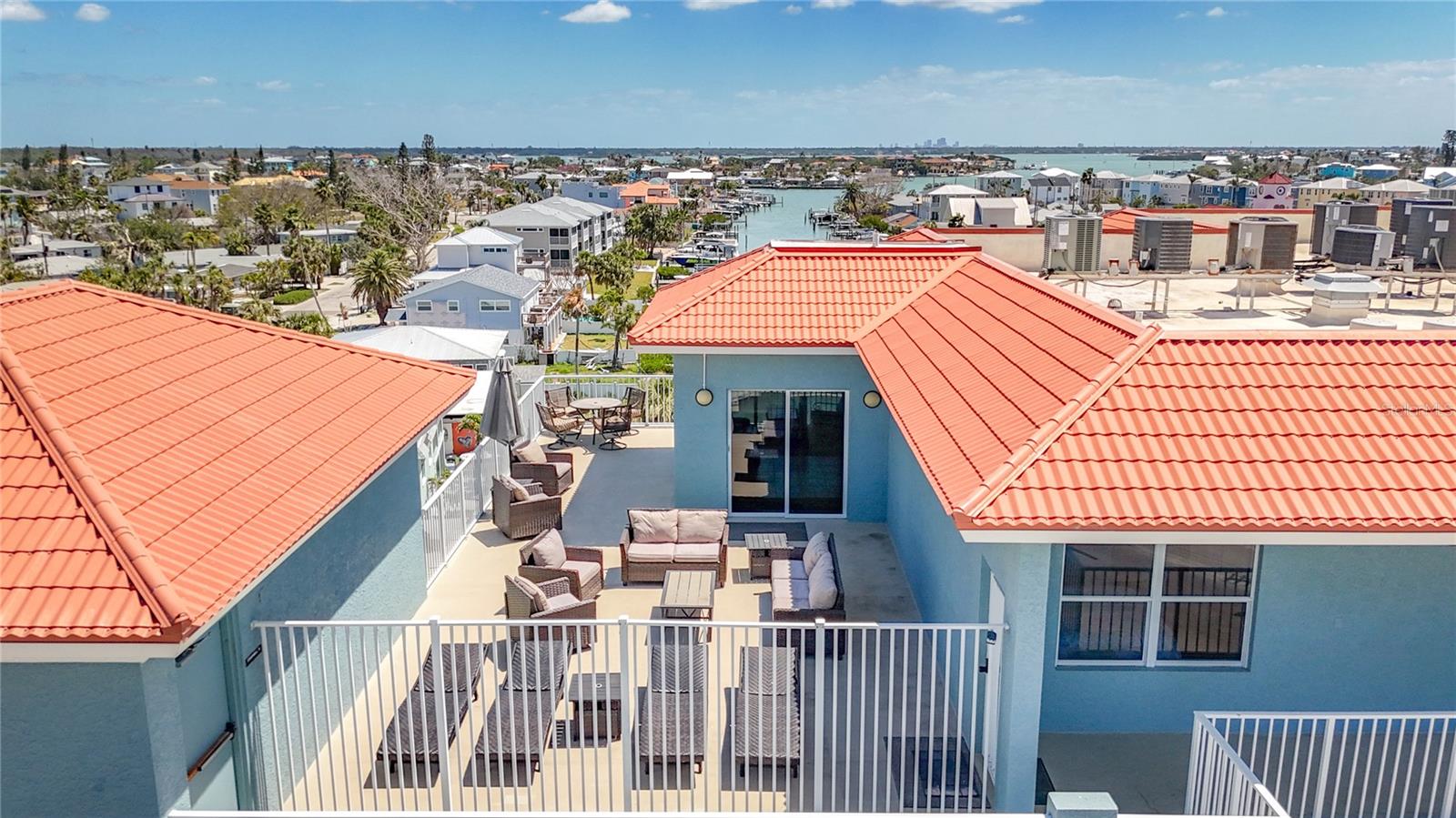 Image 6 of 54 For 13999 Gulf Boulevard 501