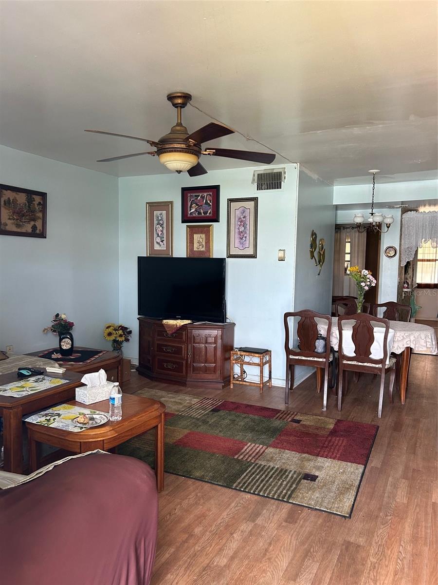 Image 11 of 50 For 5940 21st Street N 11