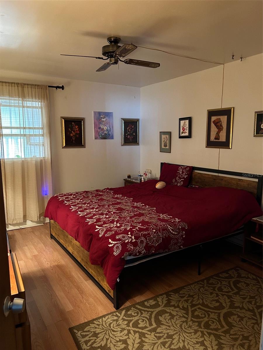 Image 18 of 50 For 5940 21st Street N 11