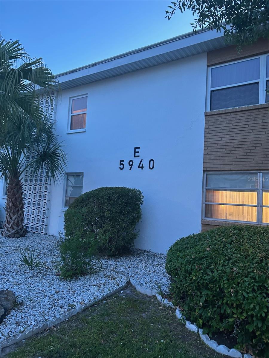 Image 5 of 50 For 5940 21st Street N 11