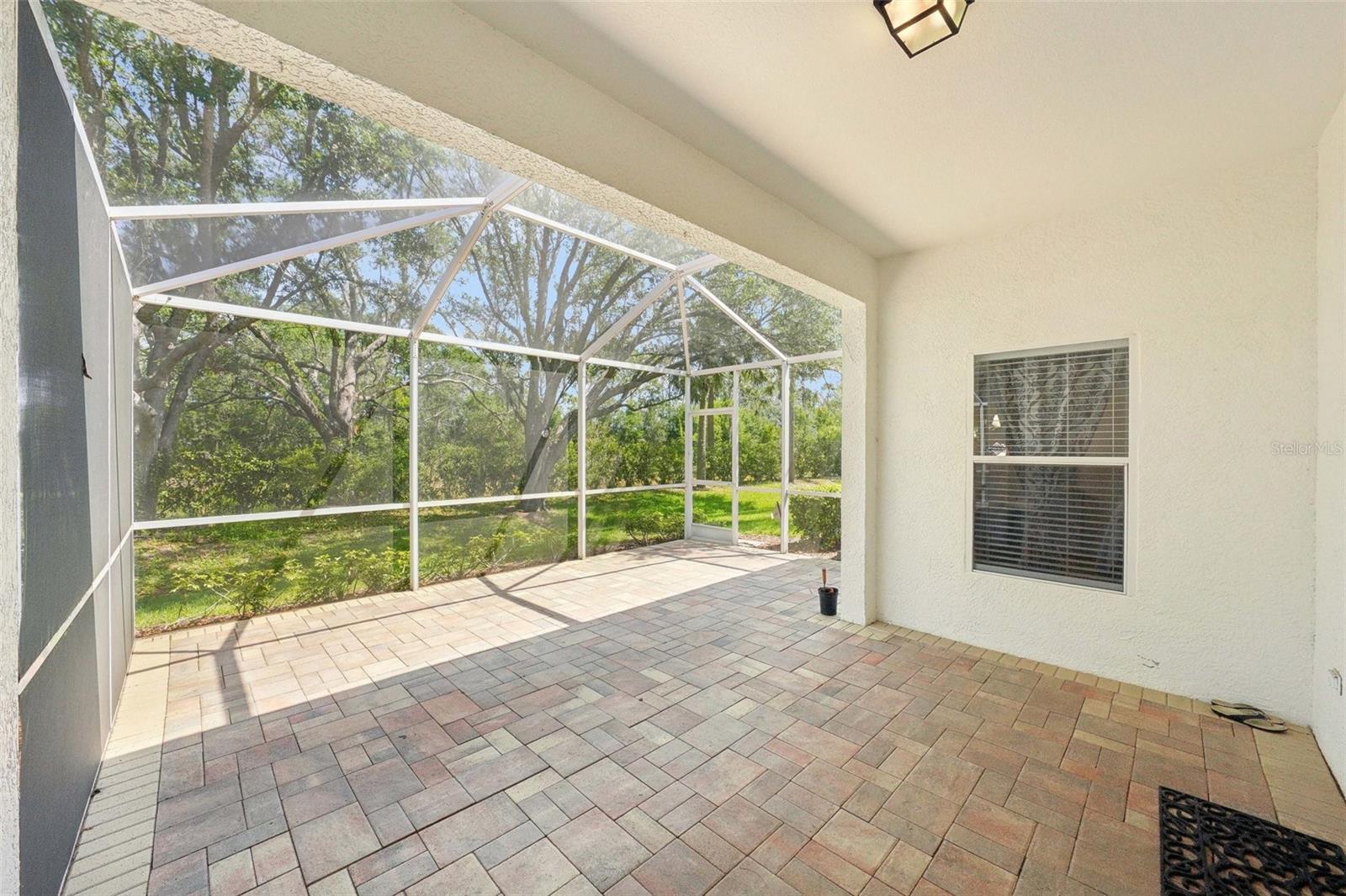 Listing photo id 16 for 10260 Devonshire Lake Drive