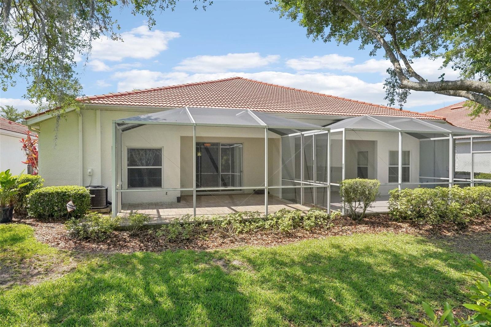 Listing photo id 18 for 10260 Devonshire Lake Drive