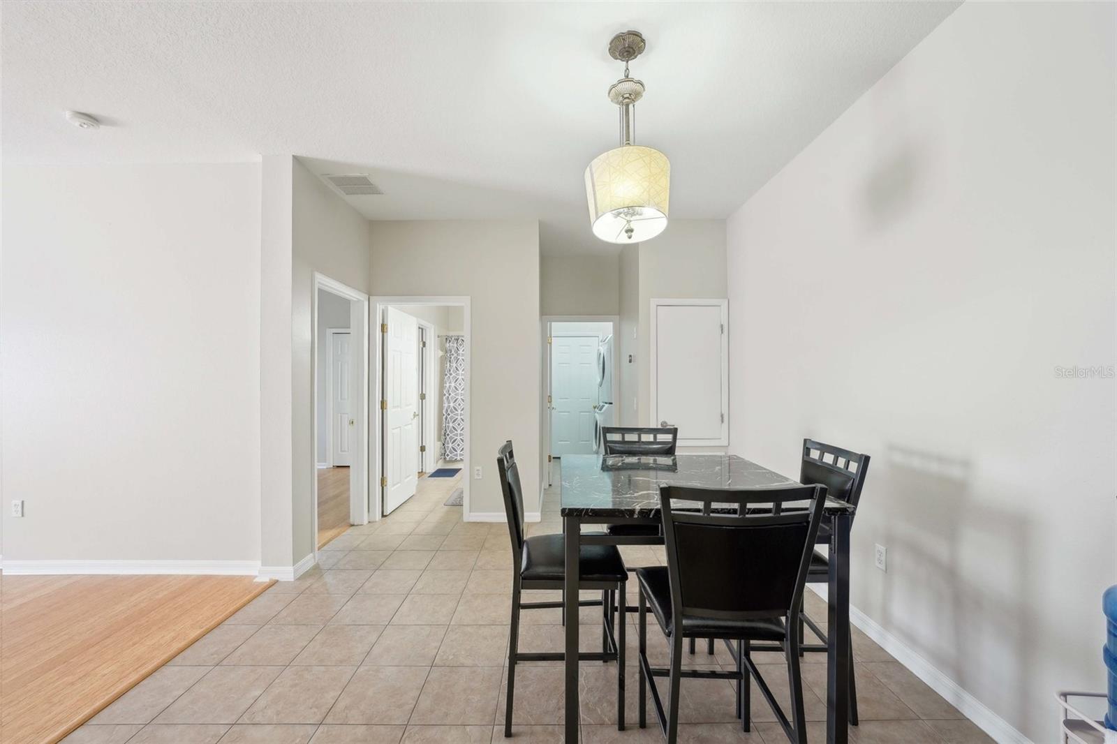 Listing photo id 4 for 10260 Devonshire Lake Drive