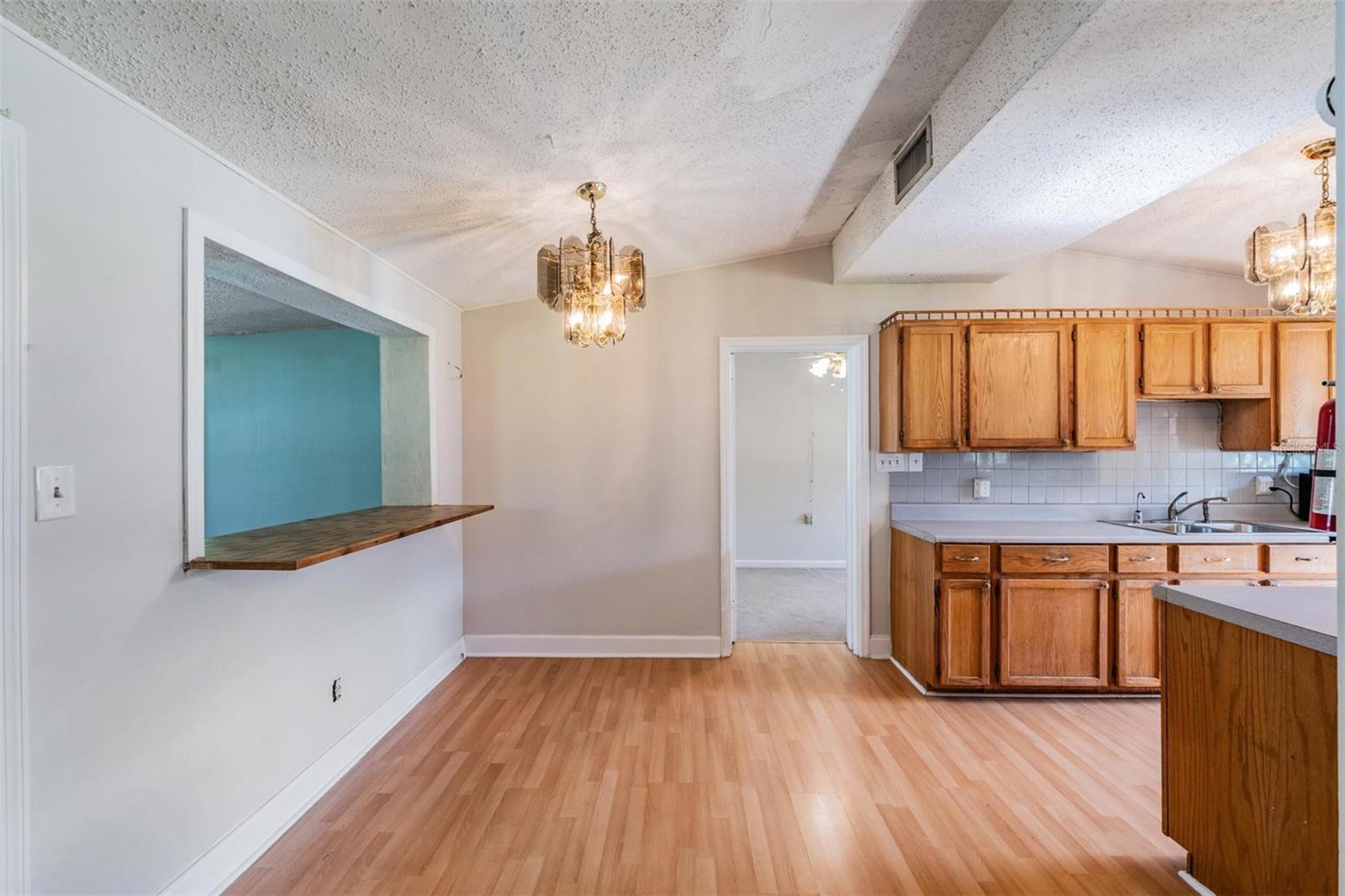 Image 21 of 35 For 15808 Willowdale Road