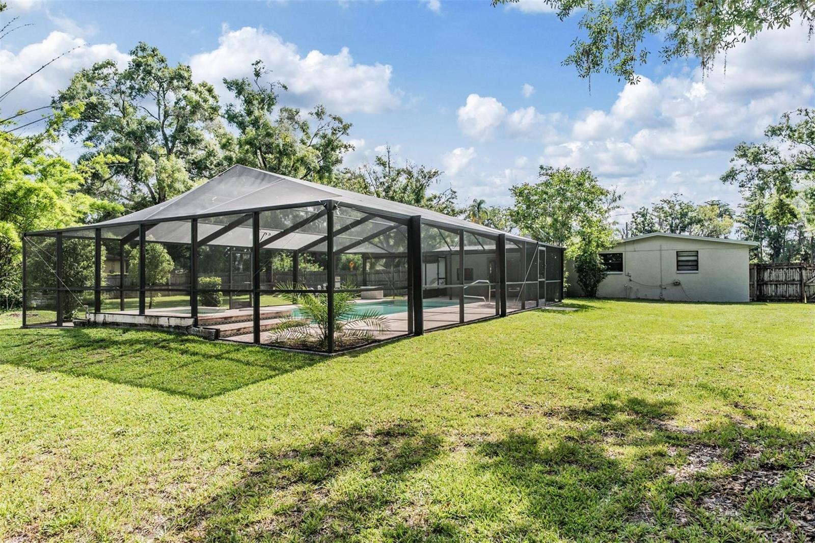 Image 9 of 35 For 15808 Willowdale Road