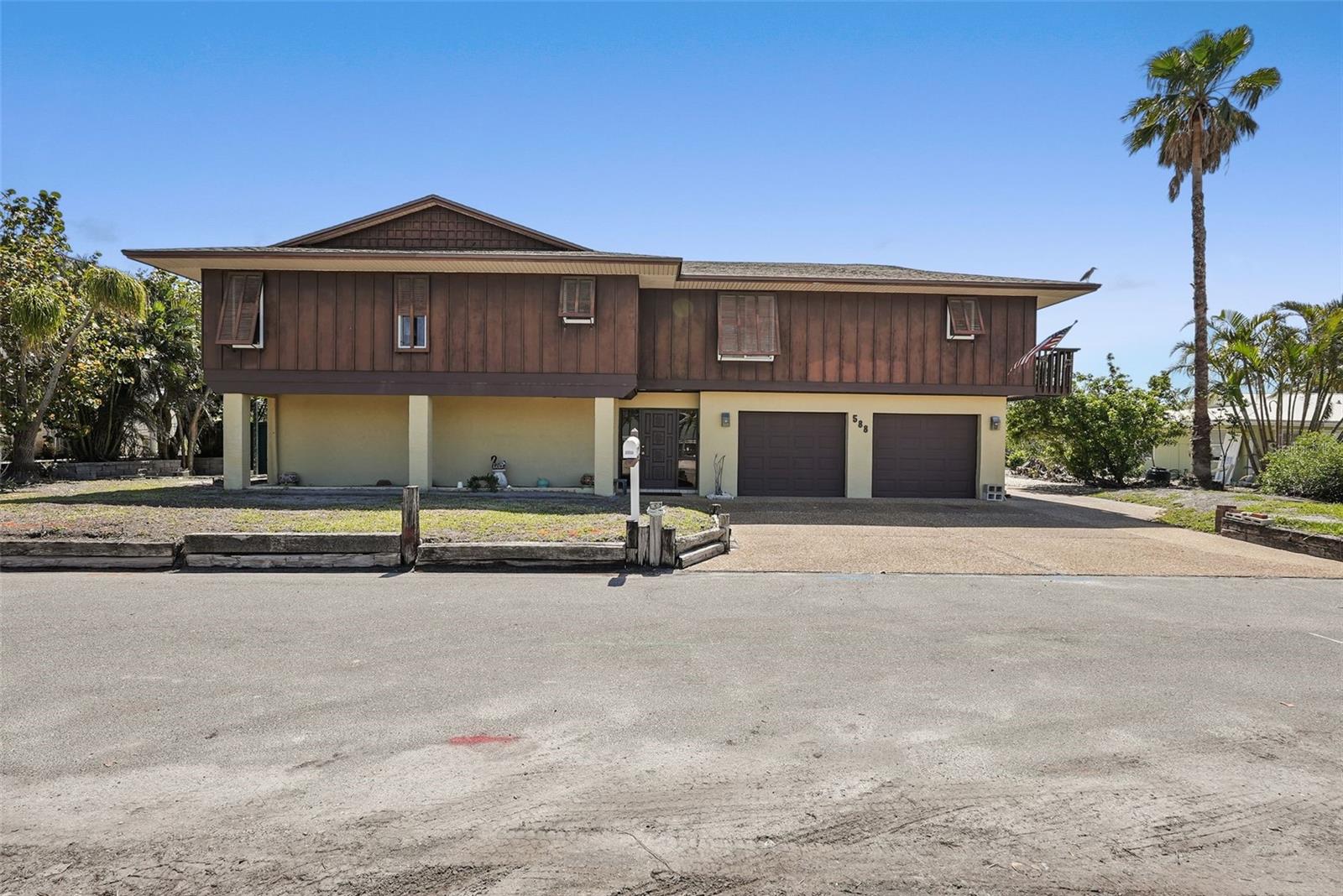 Image 4 of 46 For 588 Bayview Drive