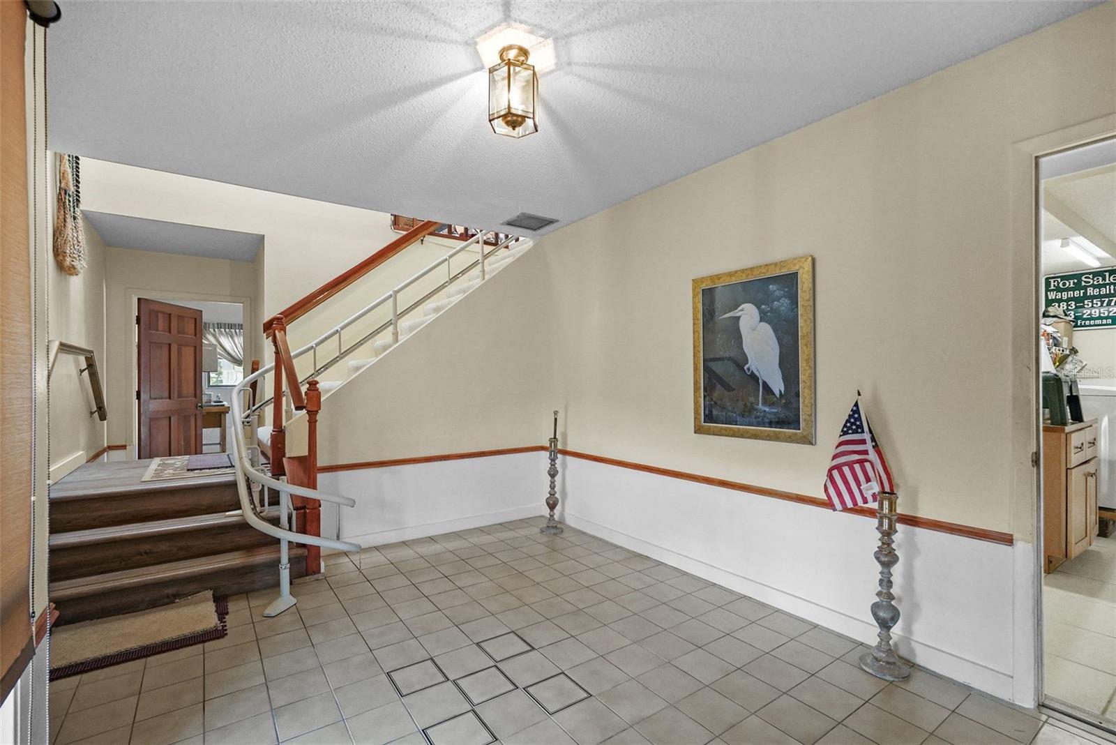 Image 6 of 46 For 588 Bayview Drive
