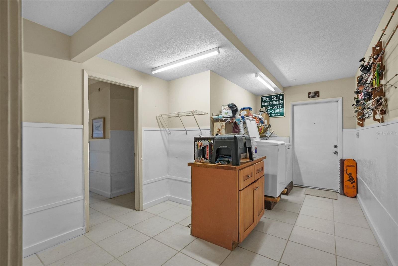 Image 7 of 46 For 588 Bayview Drive