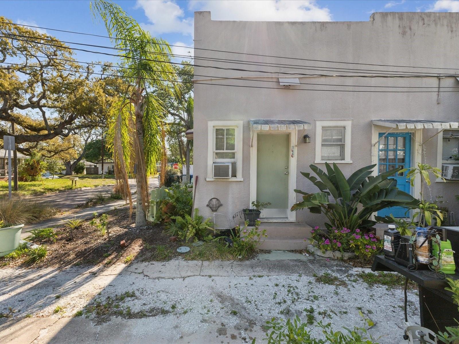 Image 4 of 31 For 305 Woodrow Avenue