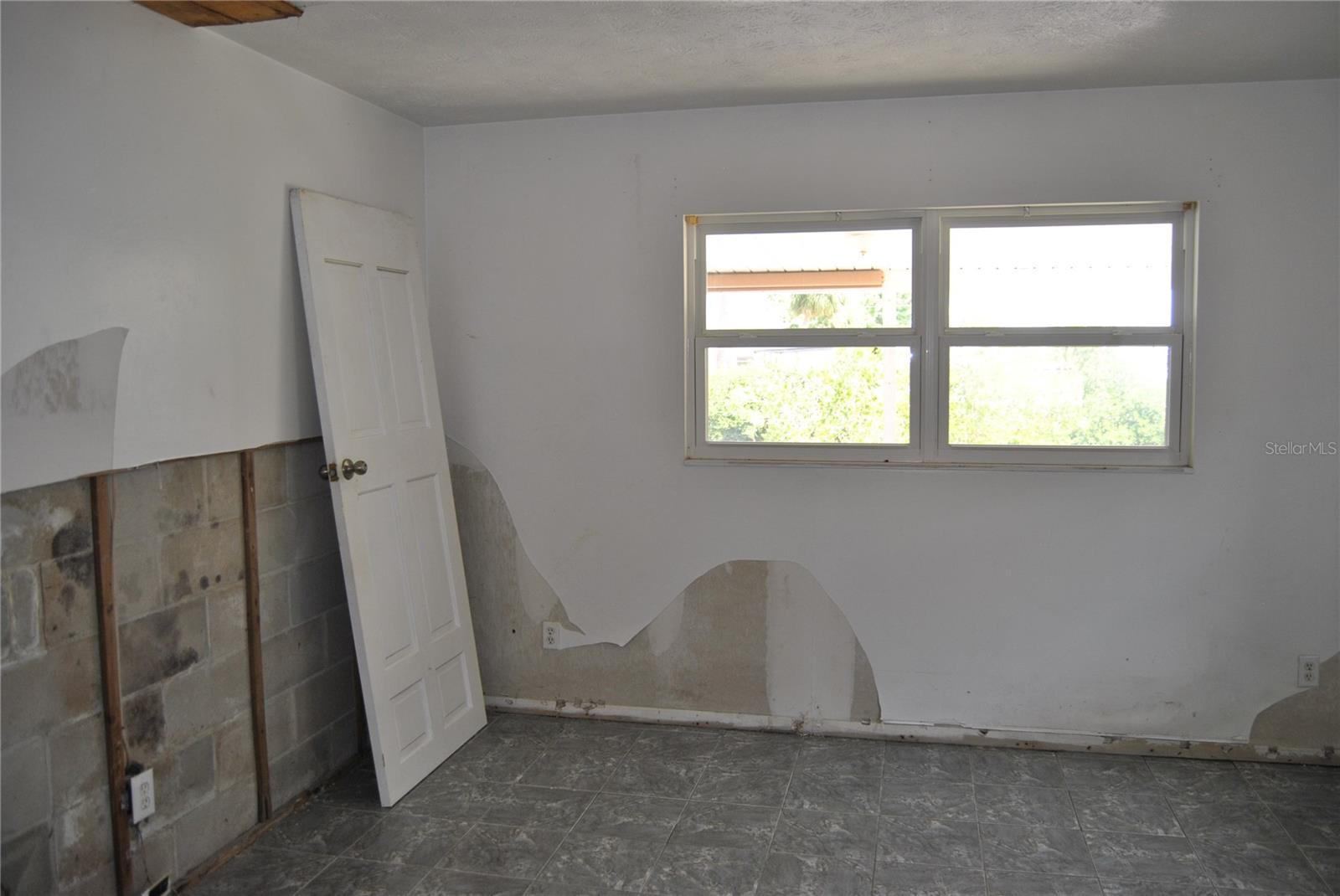 Image 11 of 13 For 119 18th Street Nw
