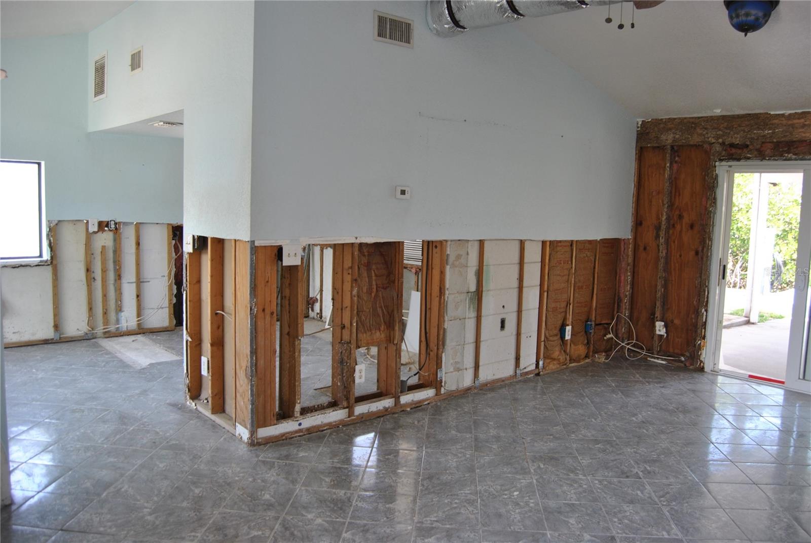 Image 2 of 13 For 119 18th Street Nw