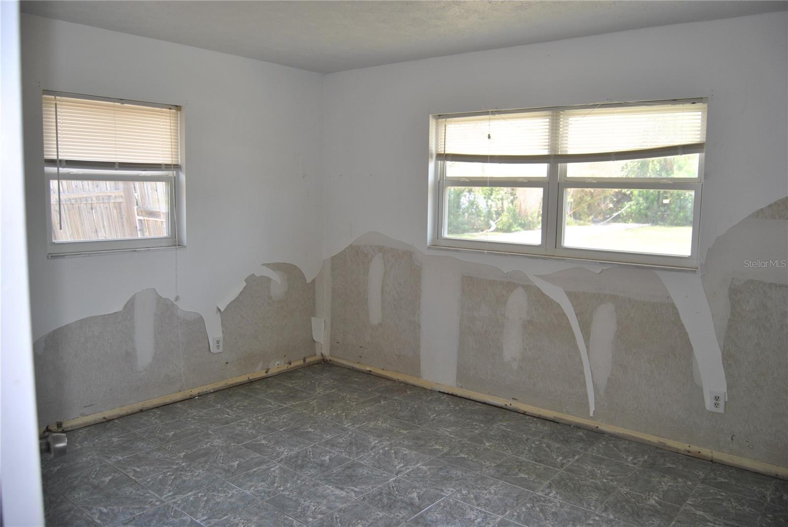 Image 6 of 13 For 119 18th Street Nw