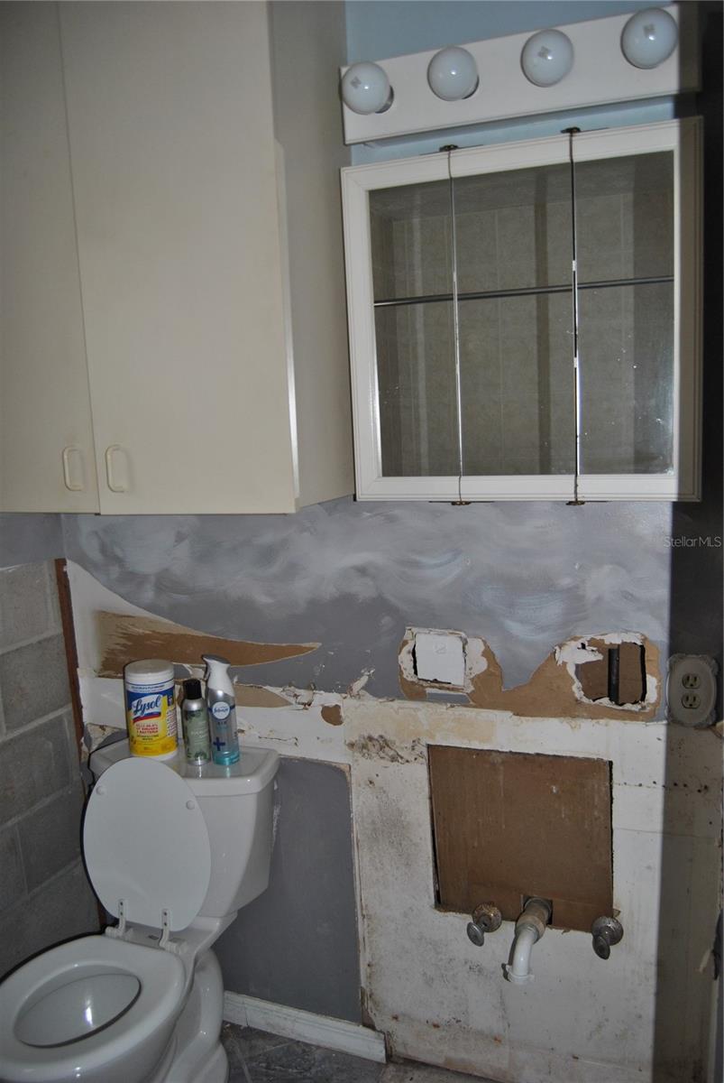 Image 8 of 13 For 119 18th Street Nw
