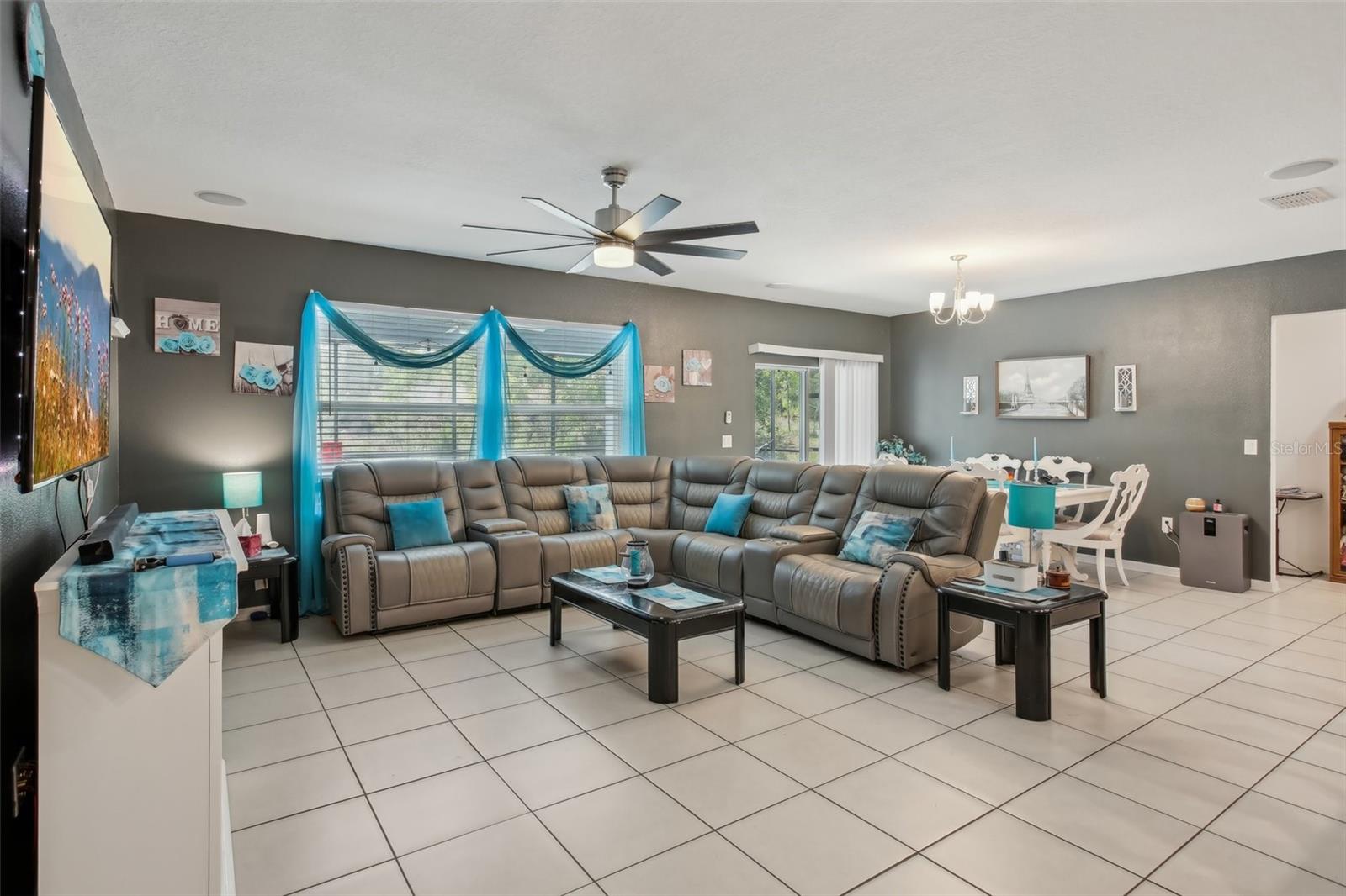 Image 20 of 58 For 4 Crossandra Court W