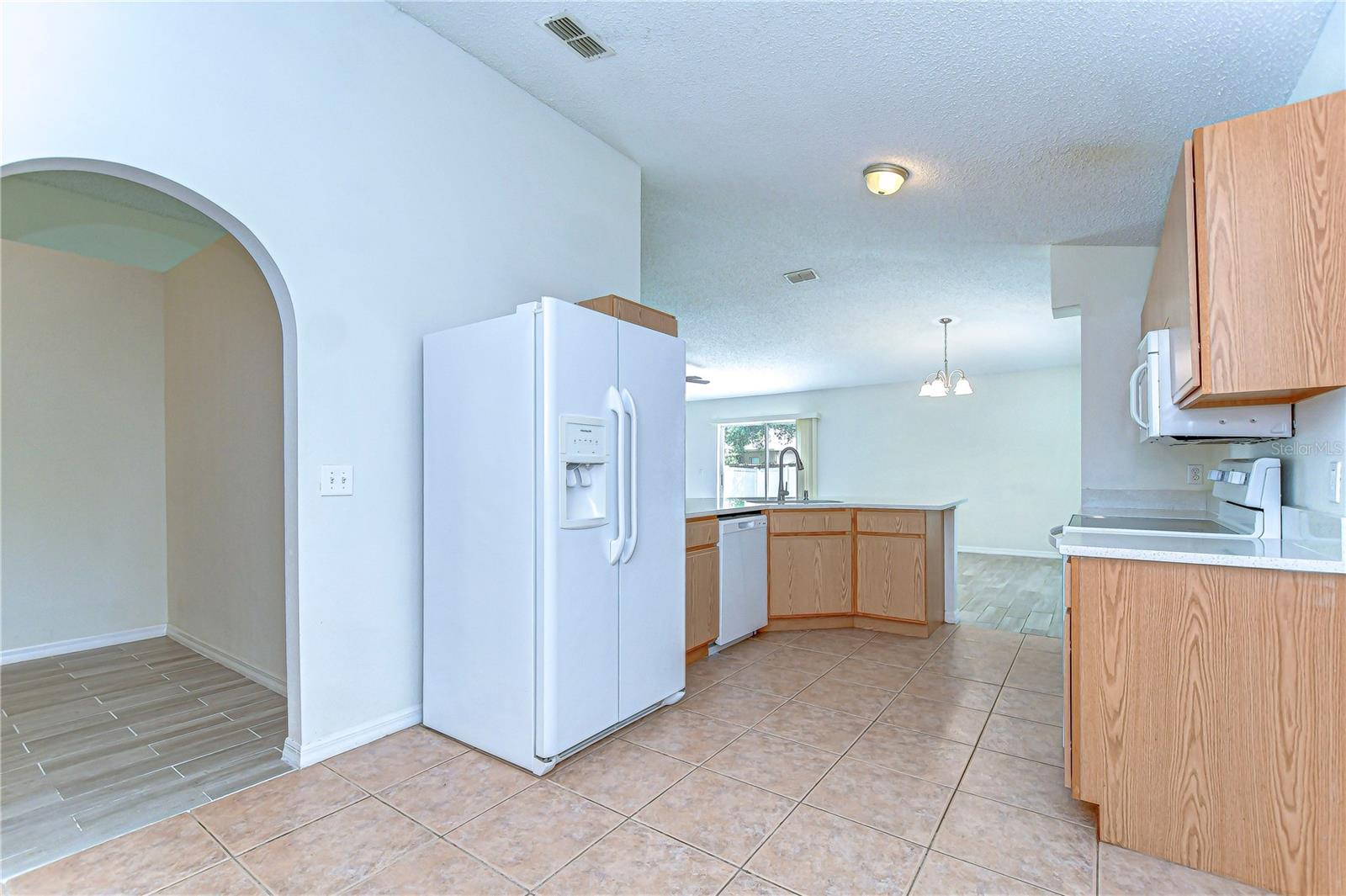 Image 11 of 48 For 18303 Elmhurst Lane