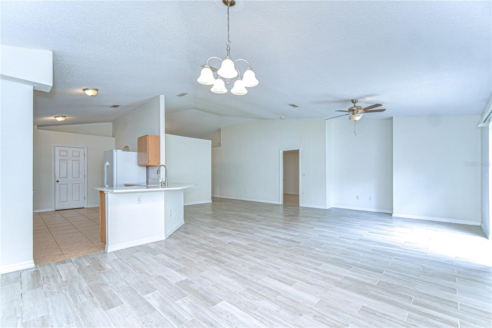 Image 18 of 48 For 18303 Elmhurst Lane