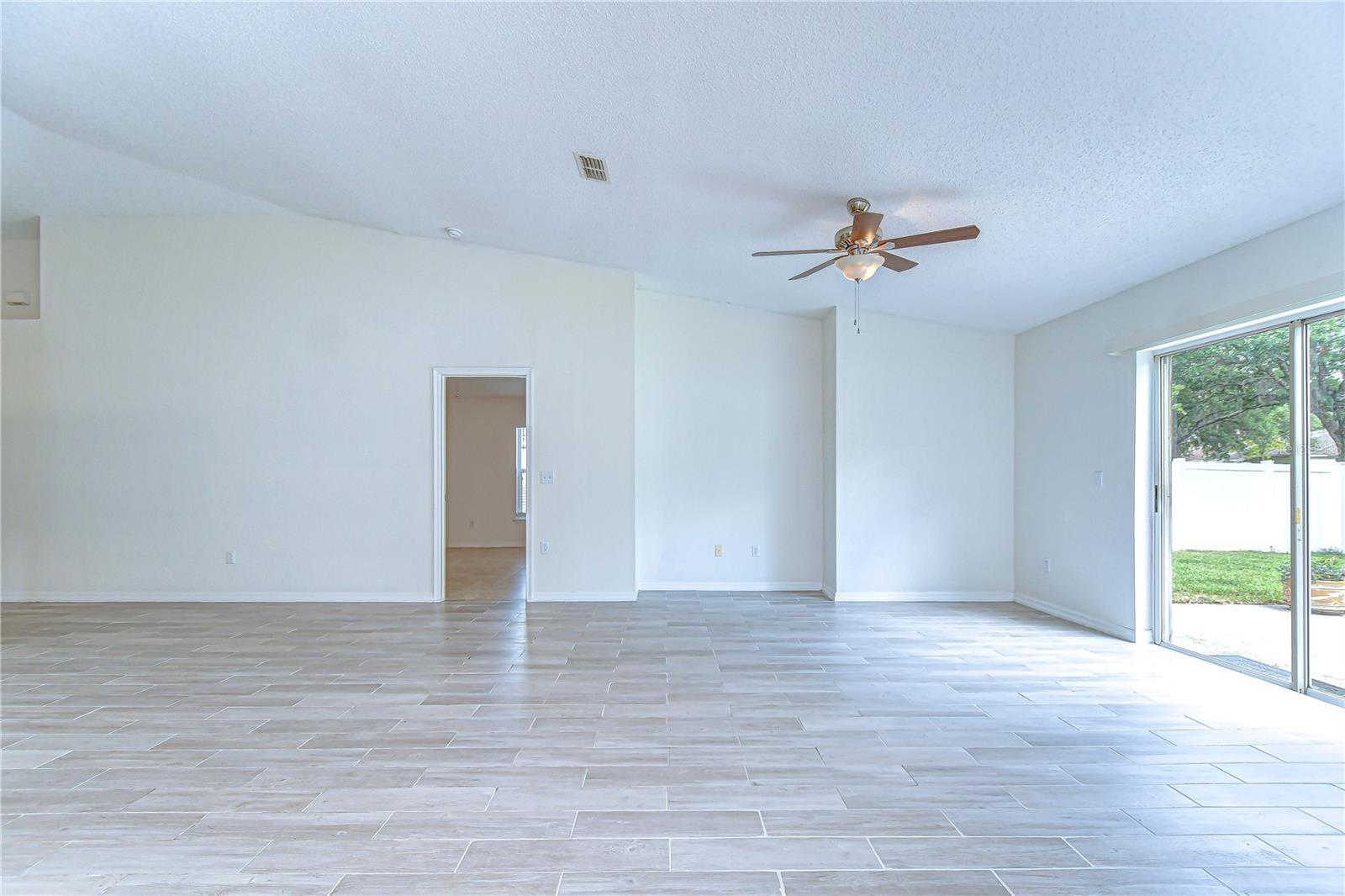 Image 20 of 48 For 18303 Elmhurst Lane