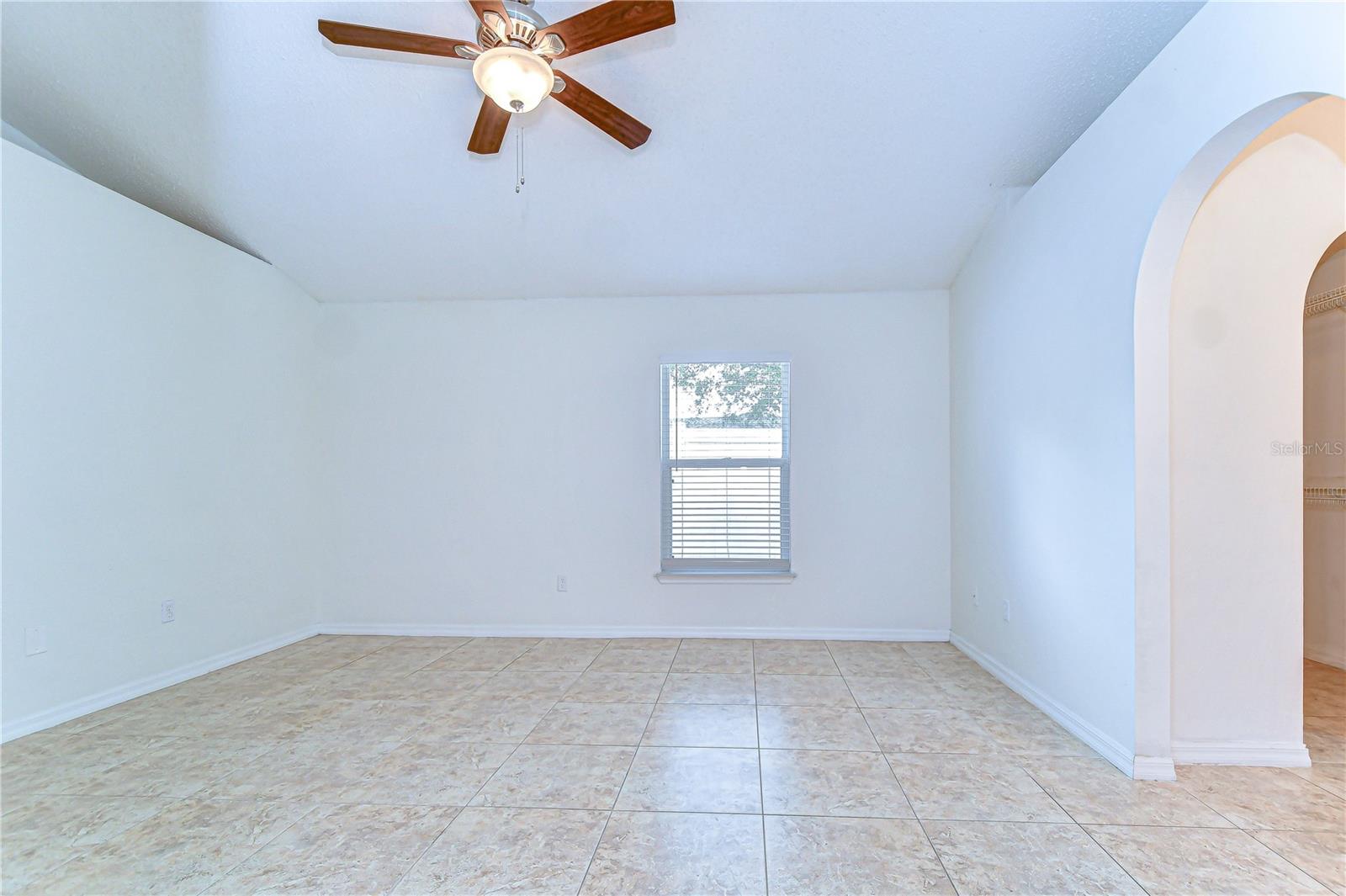Image 23 of 48 For 18303 Elmhurst Lane