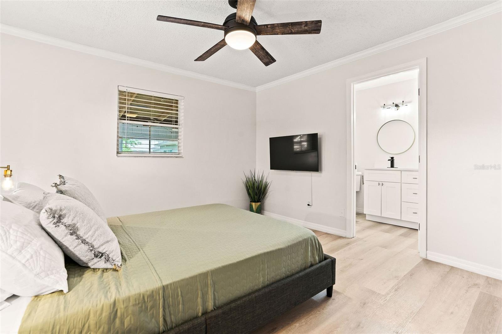 Image 14 of 39 For 6908 Lynn Avenue