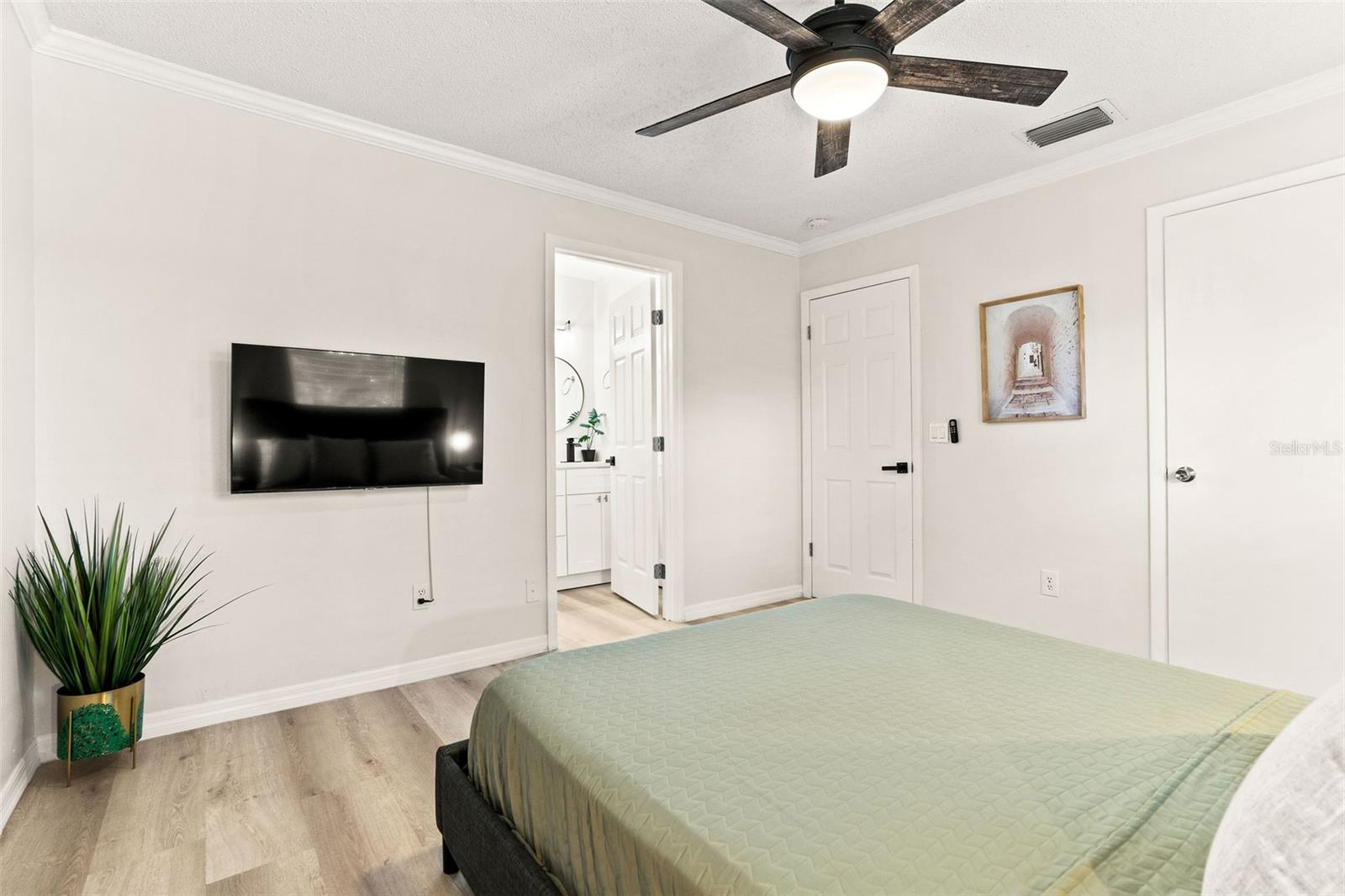 Image 16 of 39 For 6908 Lynn Avenue