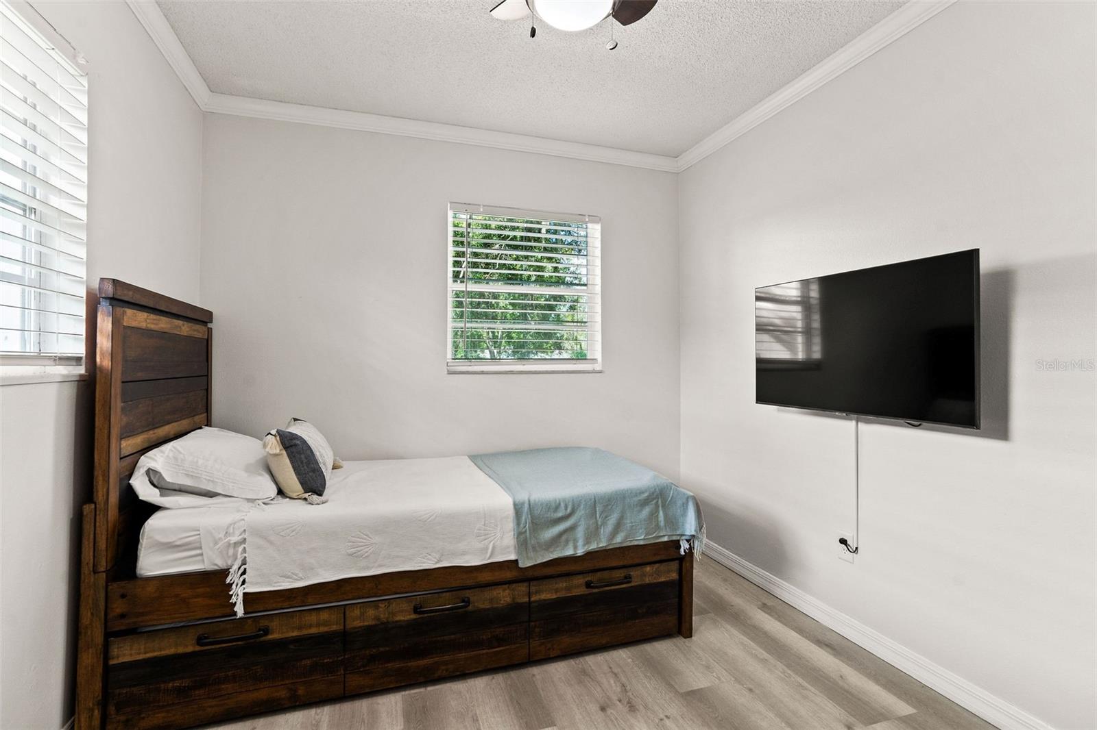 Image 20 of 39 For 6908 Lynn Avenue