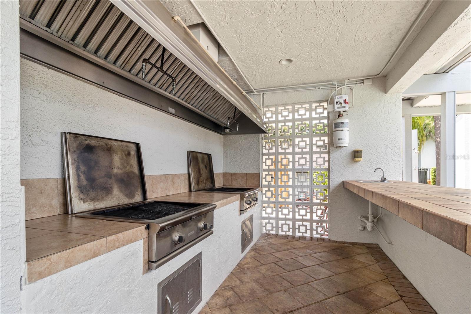 Image 43 of 49 For 2073 Skimmer Court W 211