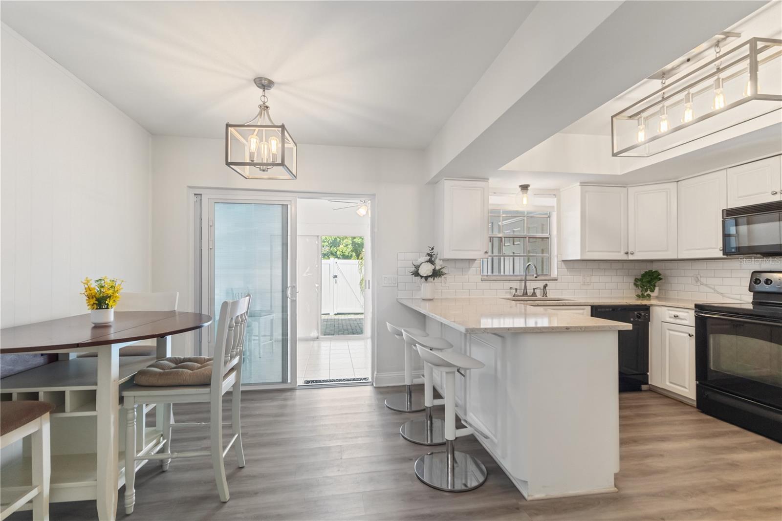 Image 4 of 24 For 10309 Carrollwood Lane 11