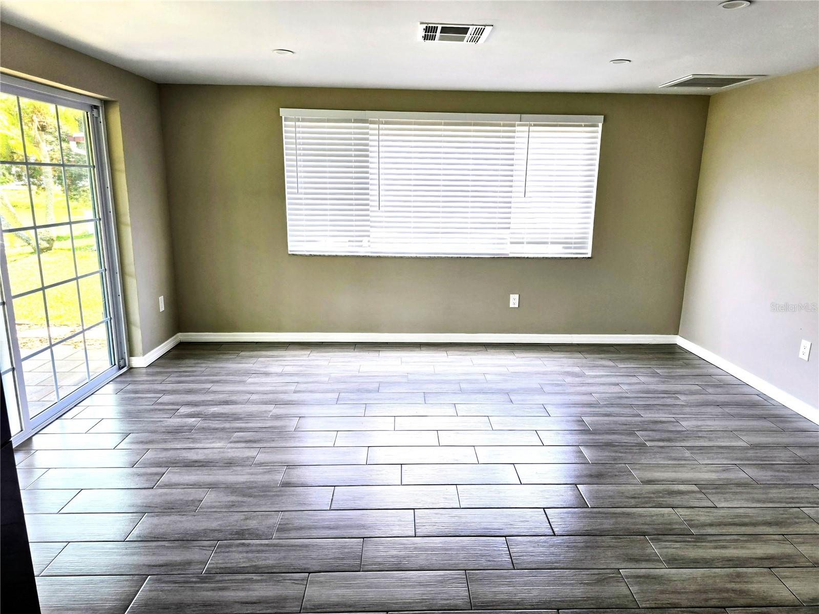 Image 6 of 14 For 3532 Overland Drive