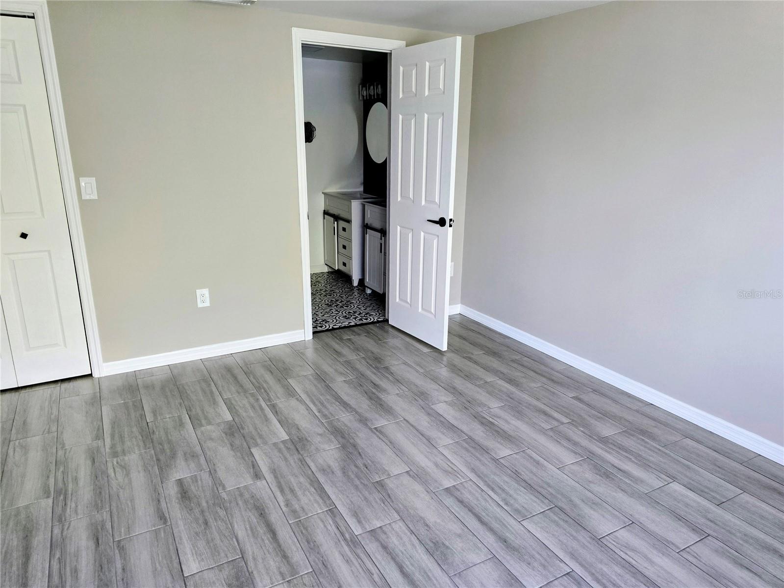 Image 7 of 14 For 3532 Overland Drive