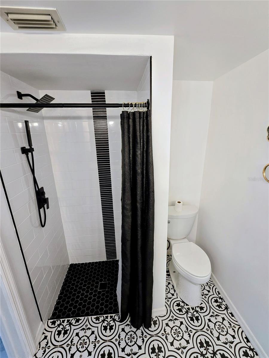 Image 8 of 14 For 3532 Overland Drive