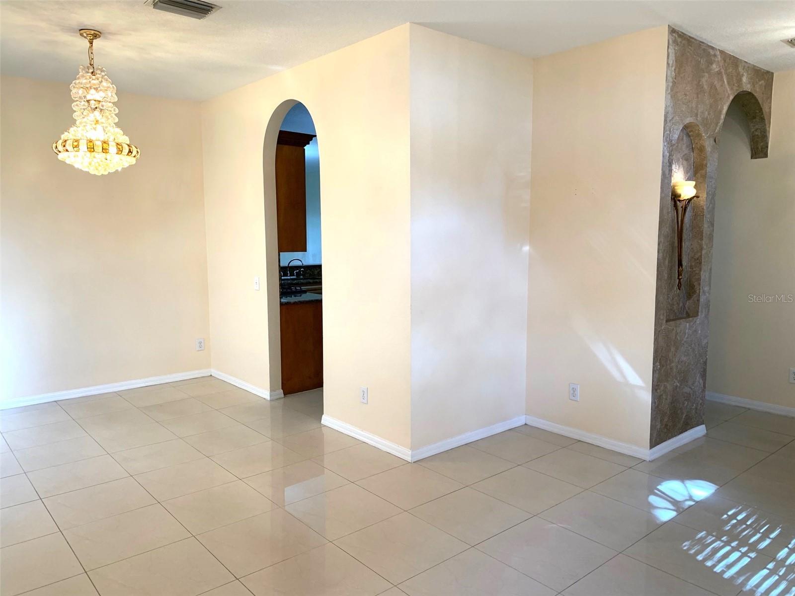 Image 4 of 31 For 10208 Grant Creek Drive