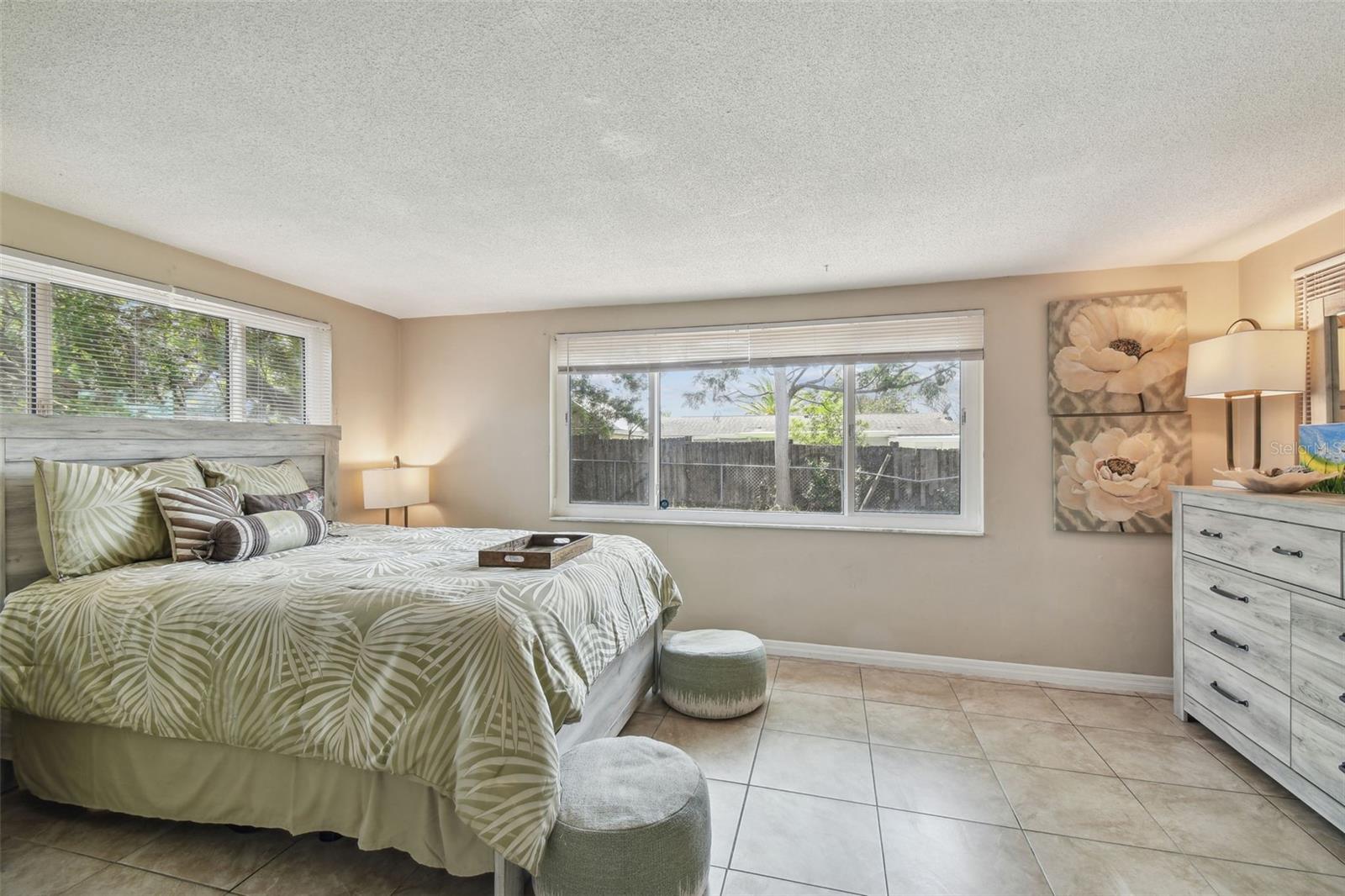 Image 16 of 26 For 10817 Kingsbridge Road