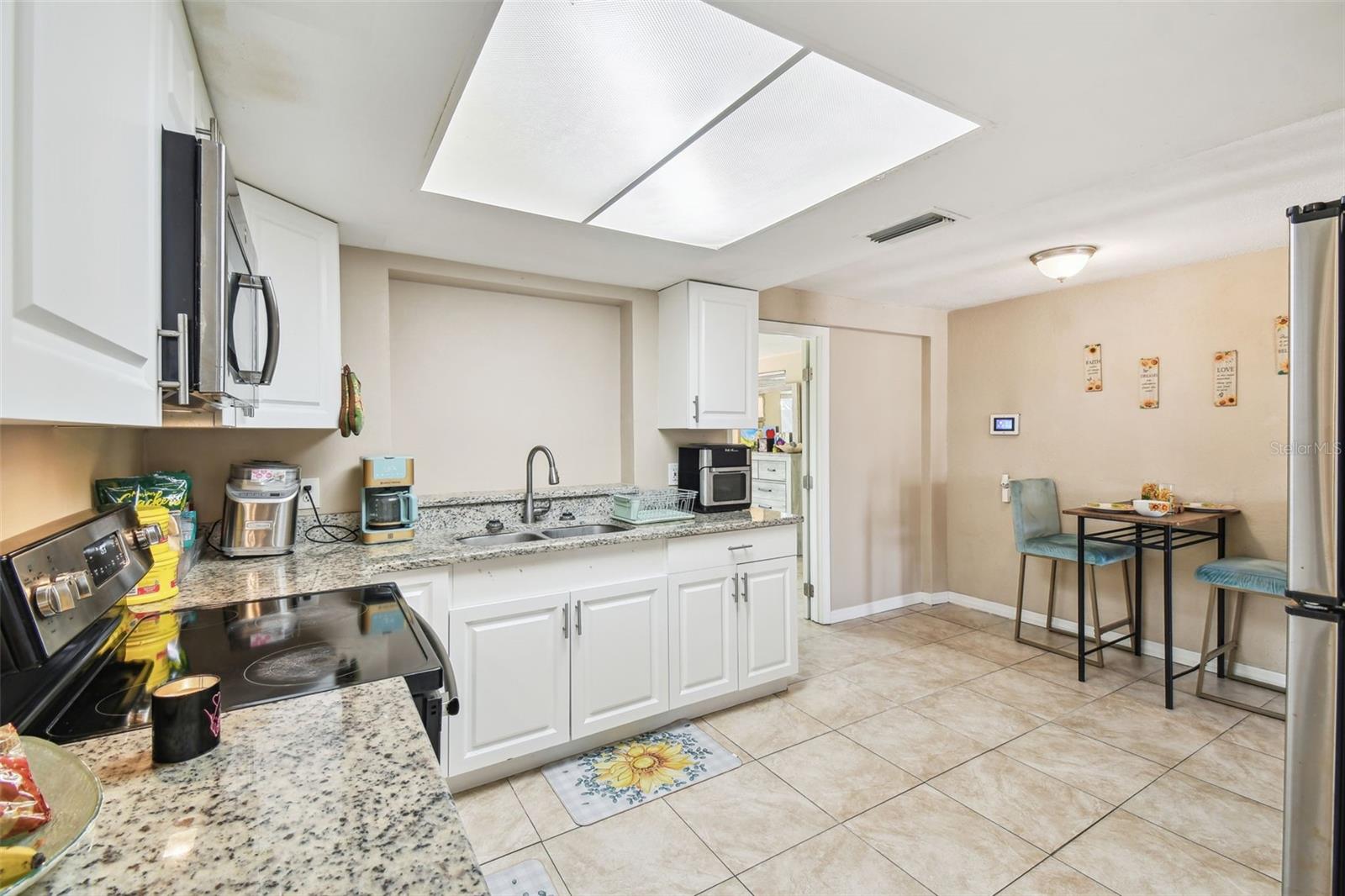 Image 9 of 26 For 10817 Kingsbridge Road