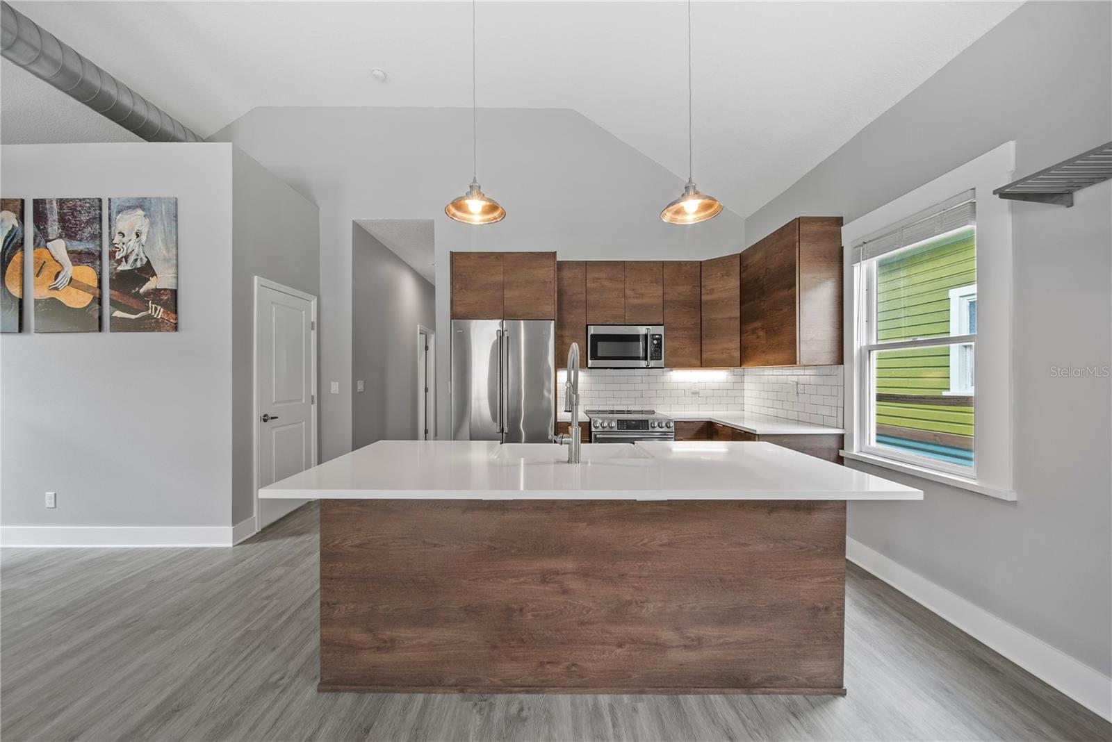 Image 11 of 41 For 1708 15th Avenue