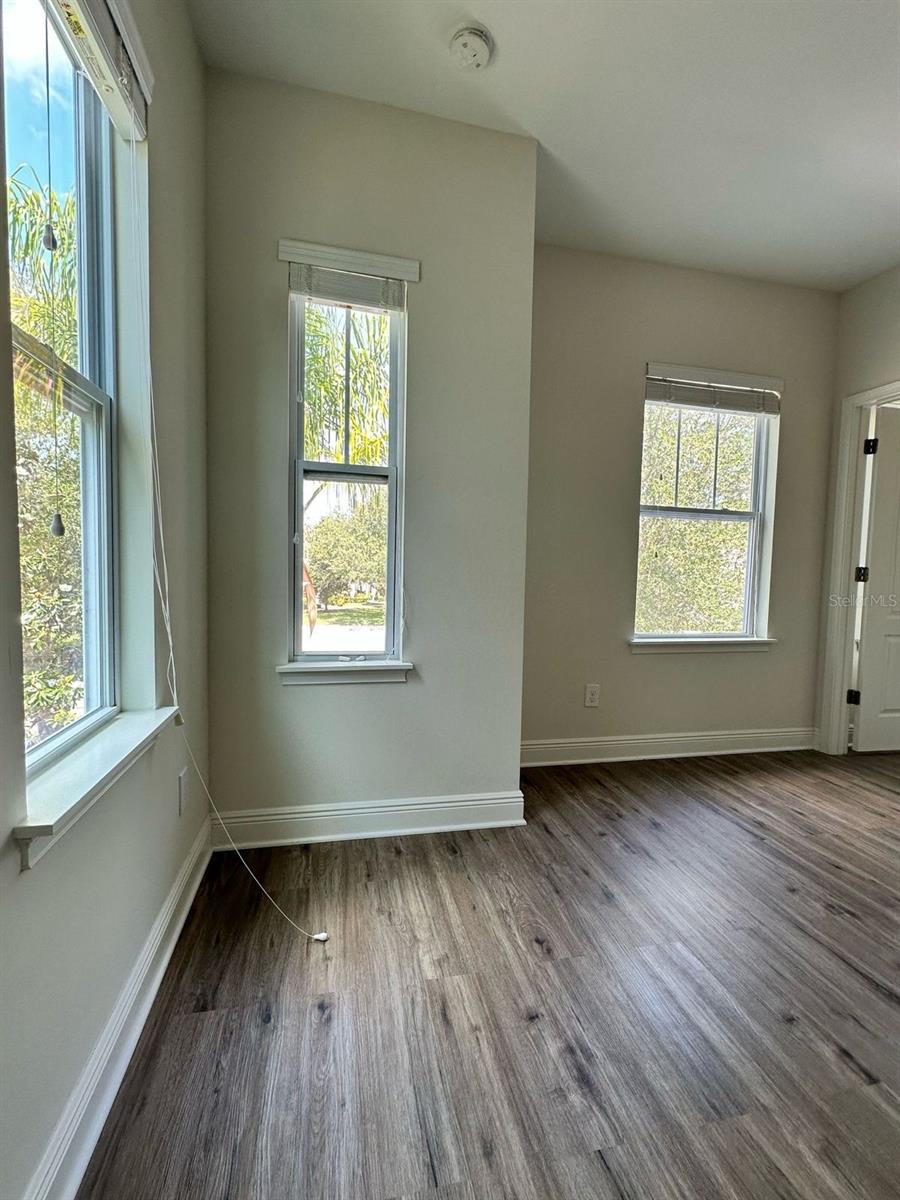 Image 32 of 49 For 11578 Ashlin Park Boulevard