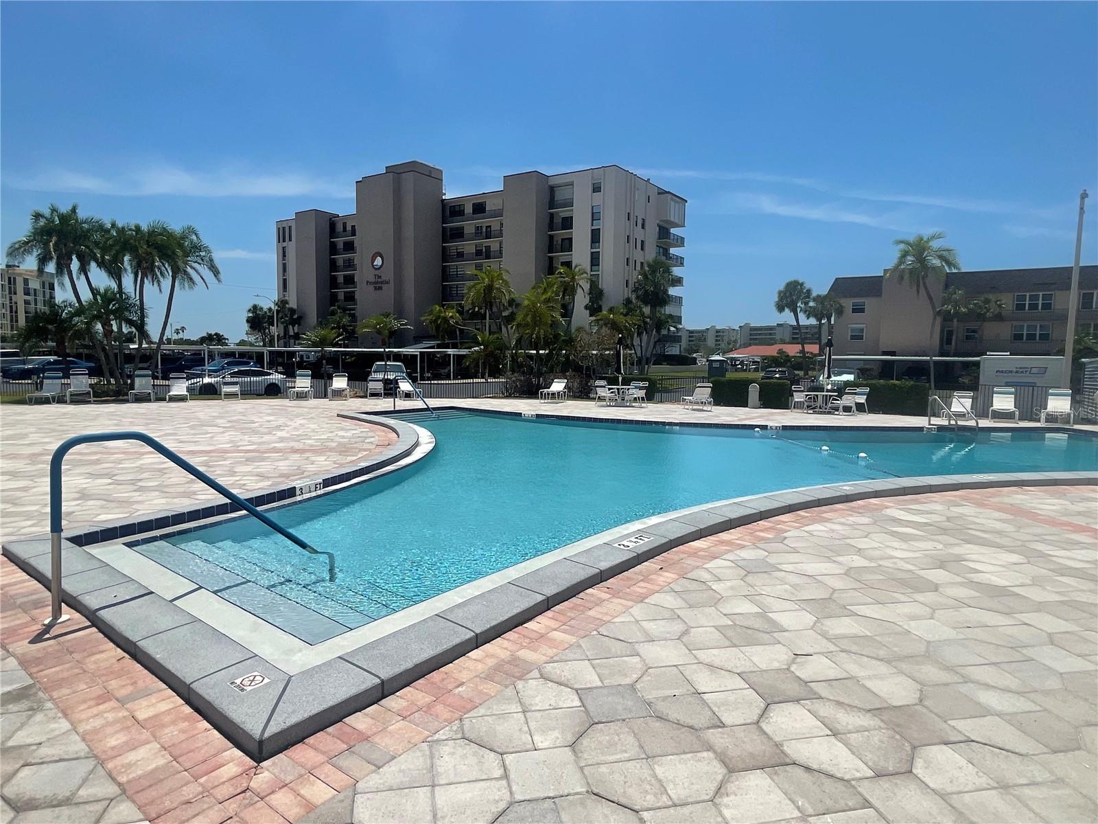 Image 5 of 10 For 7910 Sun Island Drive S 203
