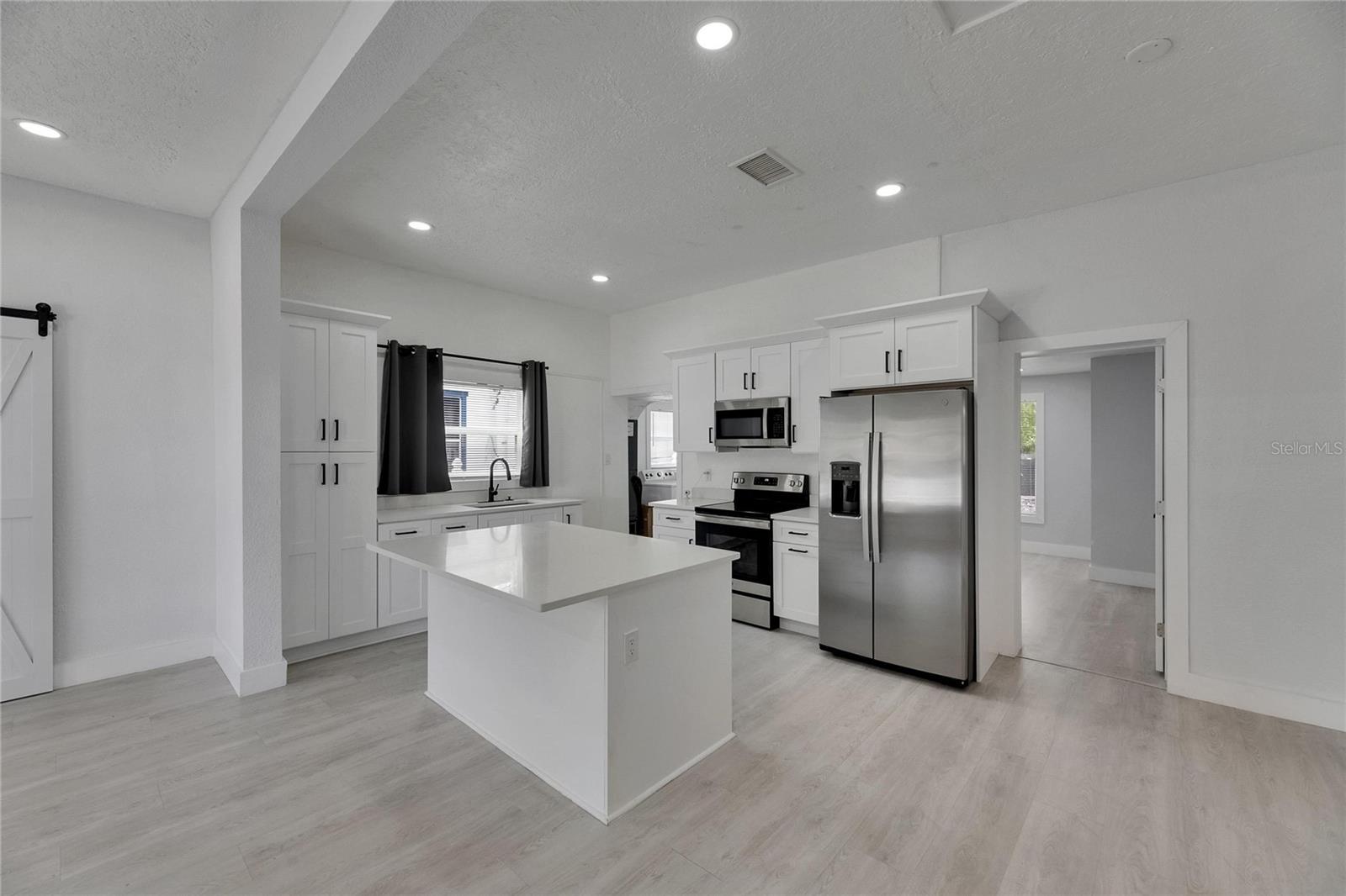 Image 11 of 44 For 1208 18th Avenue