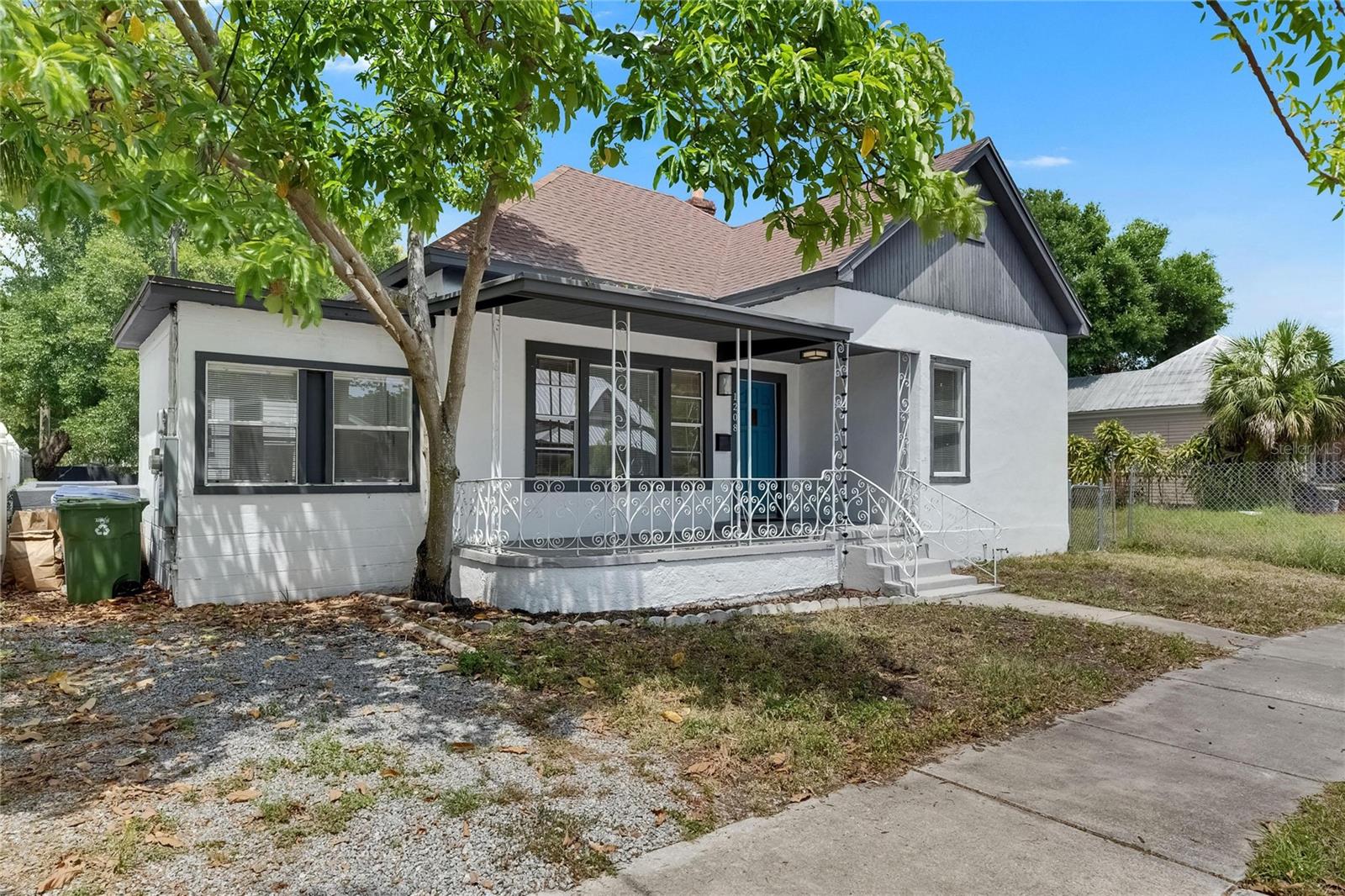 Image 2 of 44 For 1208 18th Avenue