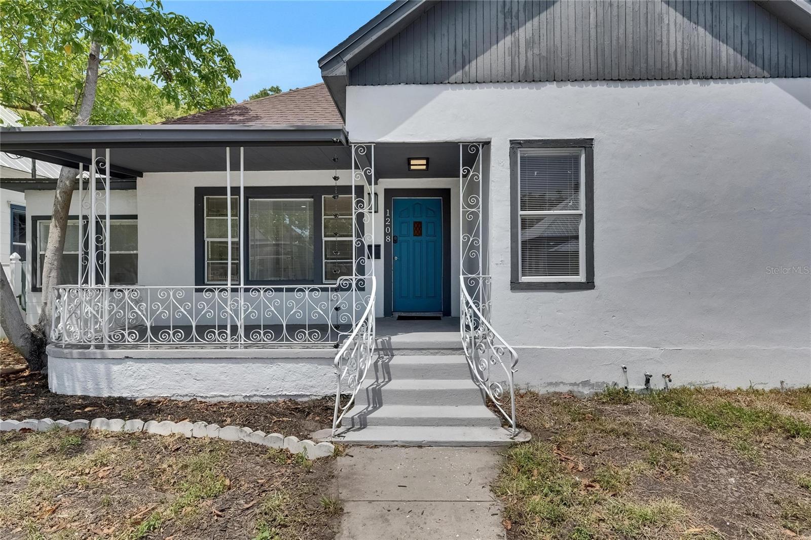 Image 3 of 44 For 1208 18th Avenue